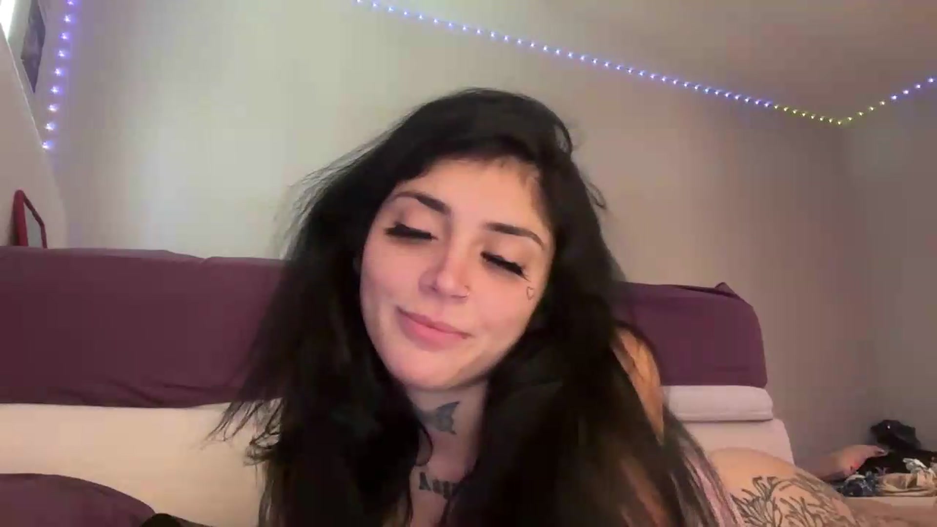 Gallery image thumbnail from lolalovezzxo's myfreecams stream on, 08/28/2026, 18:36 image 3 of 20