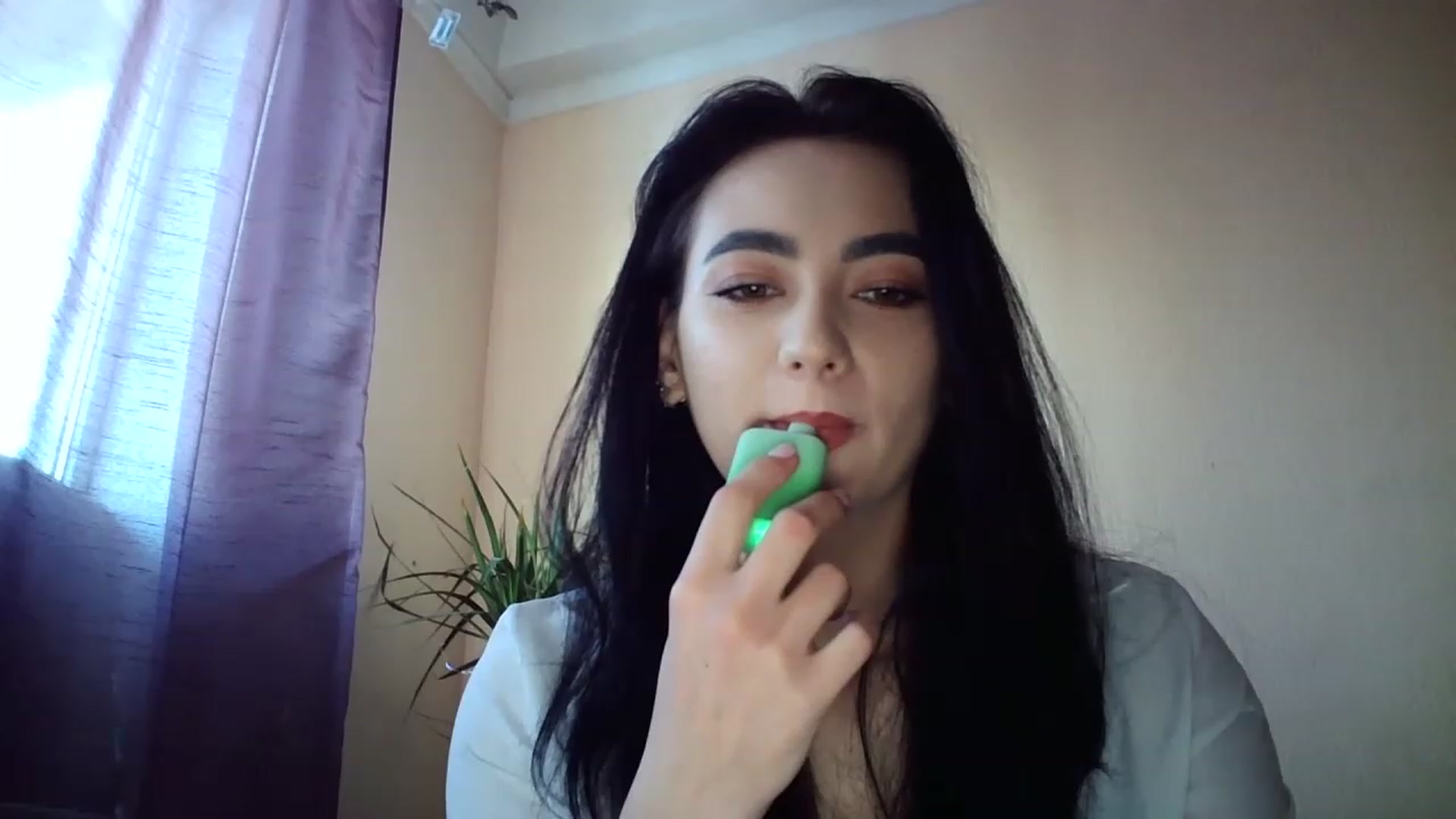 Gallery image thumbnail from lolly_hollyy's myfreecams stream on, 12/01/2022, 11:38 image 17 of 20