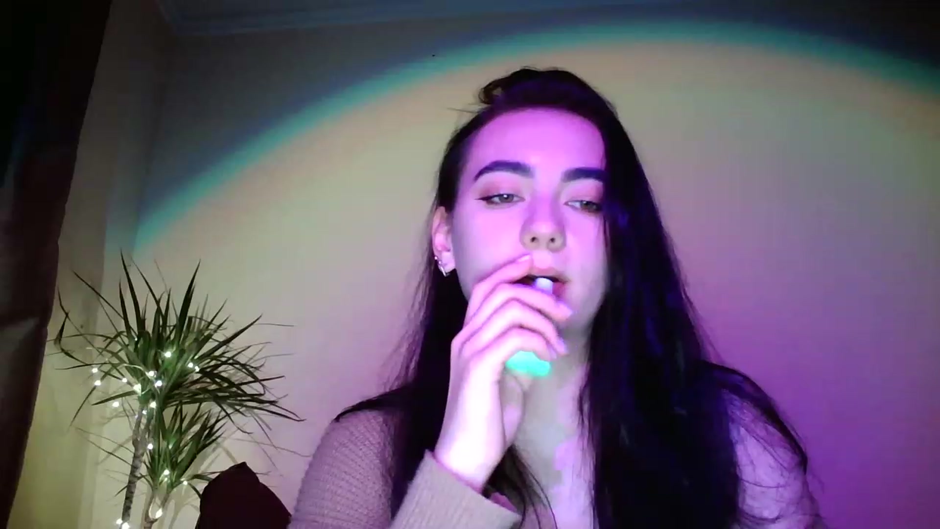 Gallery image thumbnail from lolly_hollyy's myfreecams stream on, 12/01/2022, 16:18 image 17 of 20