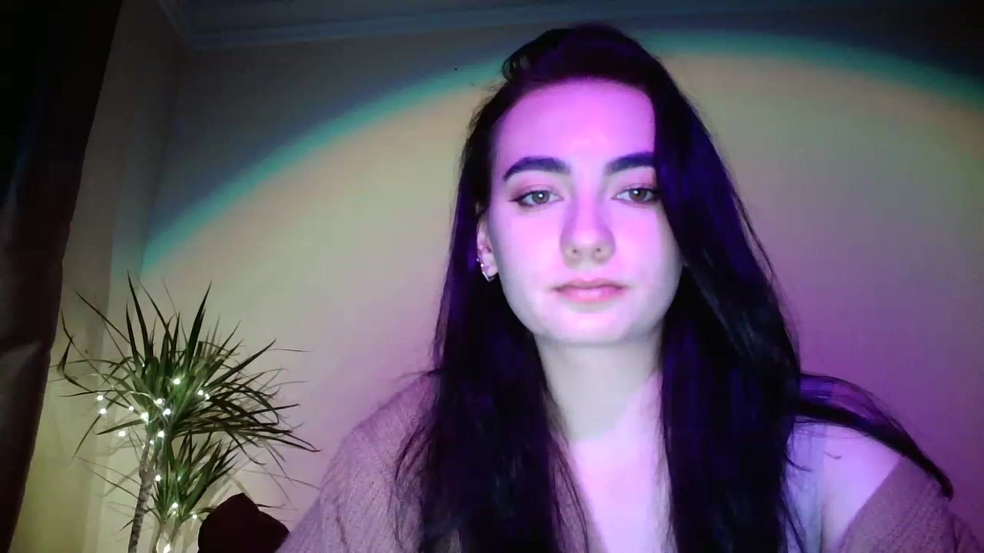 Gallery image thumbnail from lolly_hollyy's myfreecams stream on, 12/01/2022, 16:18 image 10 of 20
