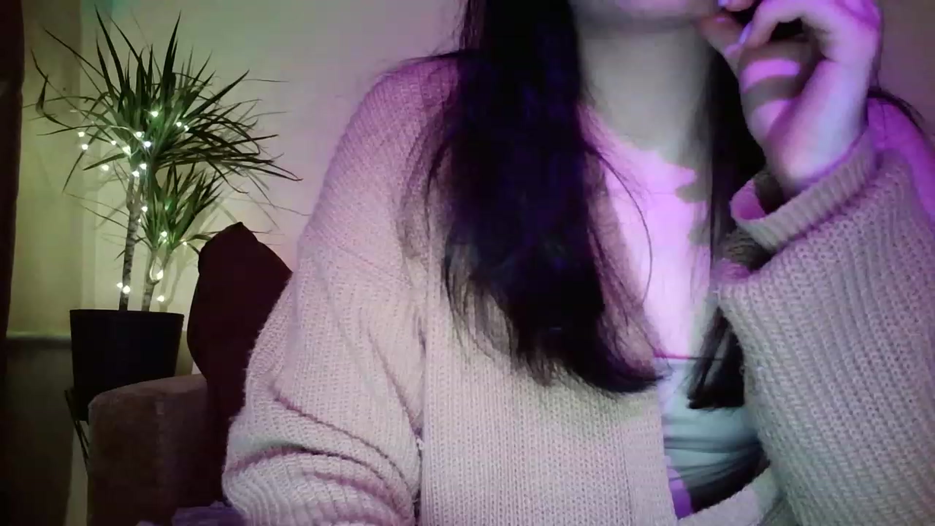 Gallery image thumbnail from lolly_hollyy's myfreecams stream on, 12/01/2022, 16:18 image 12 of 20