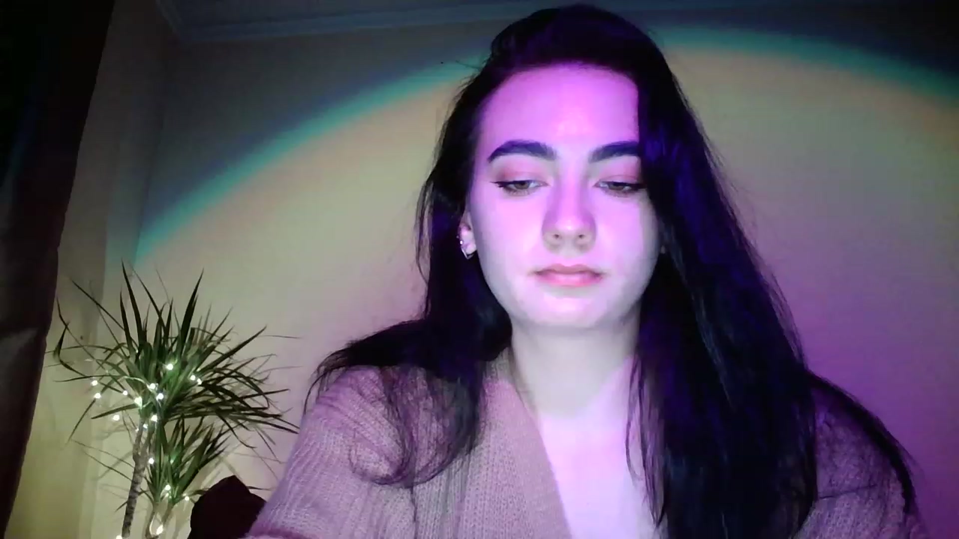 Gallery image thumbnail from lolly_hollyy's myfreecams stream on, 12/01/2022, 16:18 image 1 of 20