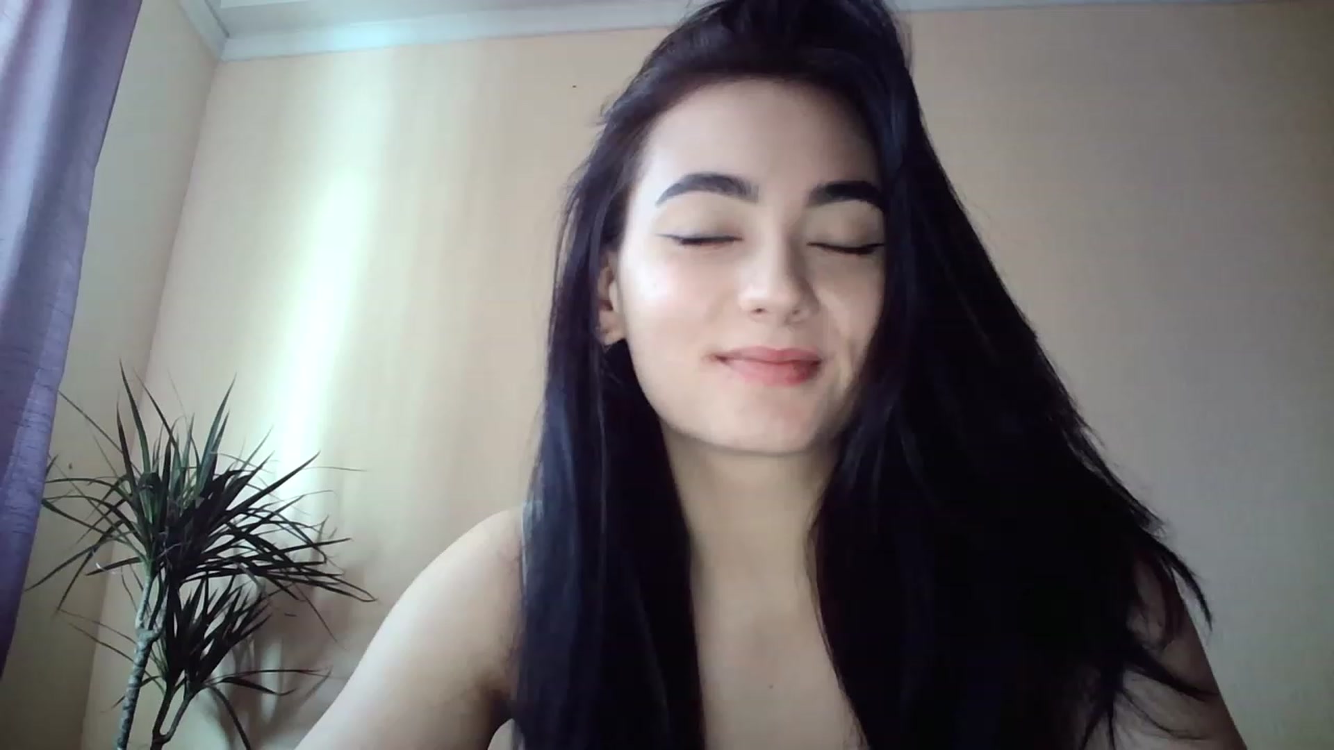 Gallery image thumbnail from lolly_hollyy's myfreecams stream on, 12/02/2022, 09:39 image 11 of 20