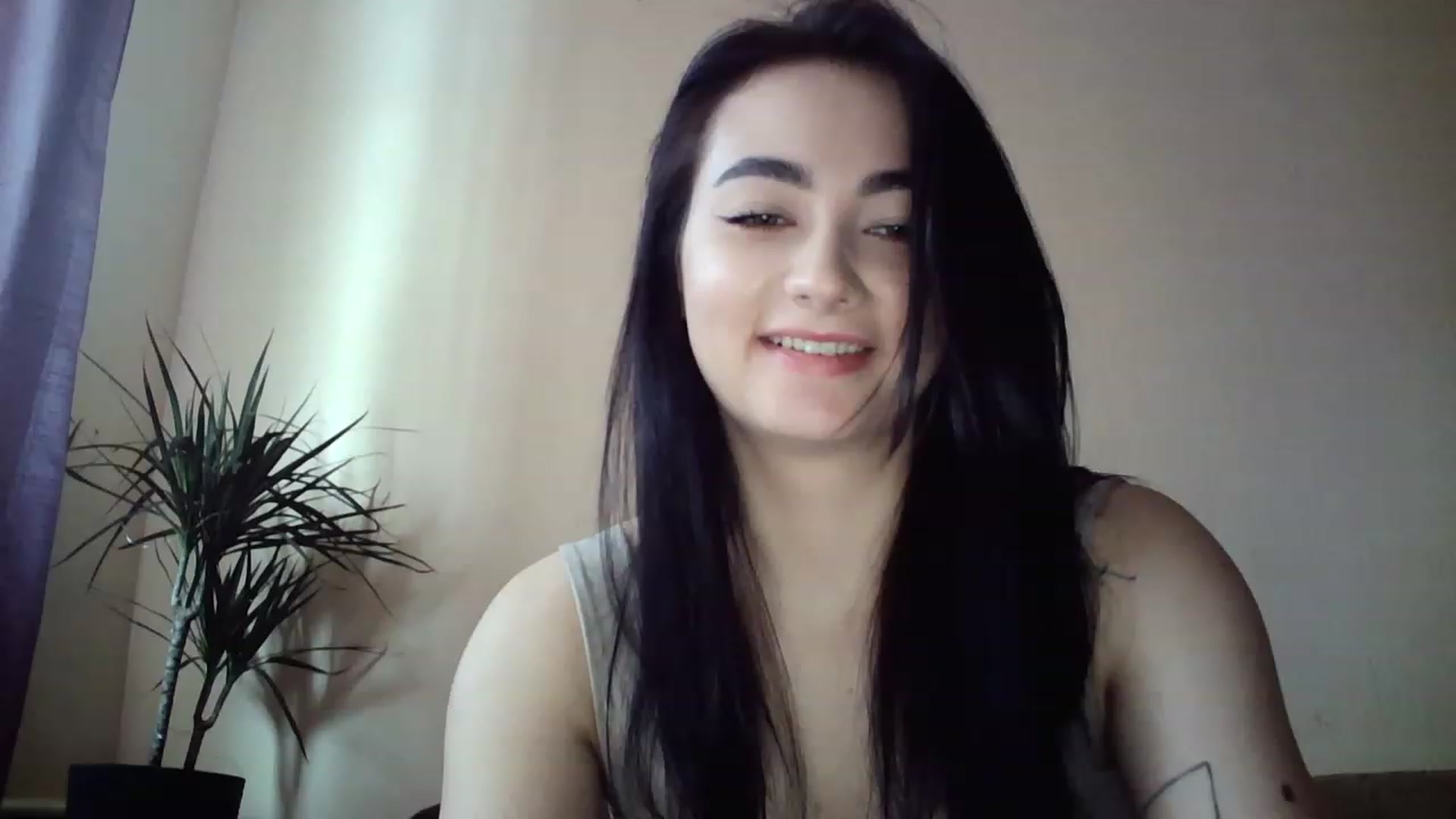 Gallery image thumbnail from lolly_hollyy's myfreecams stream on, 12/02/2022, 10:50 image 16 of 20