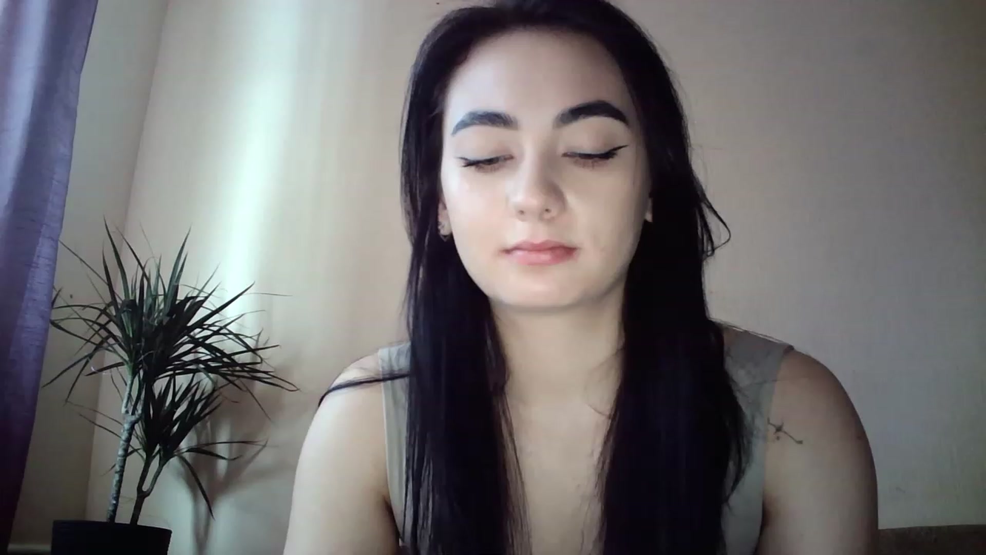 Gallery image thumbnail from lolly_hollyy's myfreecams stream on, 12/02/2022, 10:50 image 18 of 20