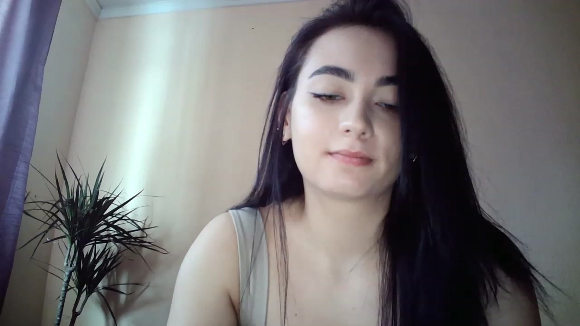 Gallery image thumbnail from lolly_hollyy's myfreecams stream on, 12/02/2022, 10:50 image 12 of 20