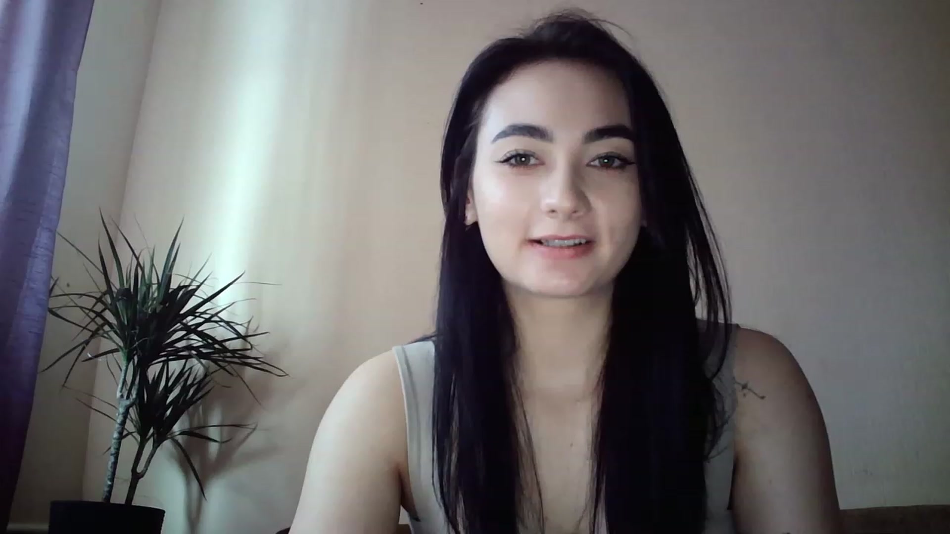 Gallery image thumbnail from lolly_hollyy's myfreecams stream on, 12/02/2022, 10:50 image 17 of 20