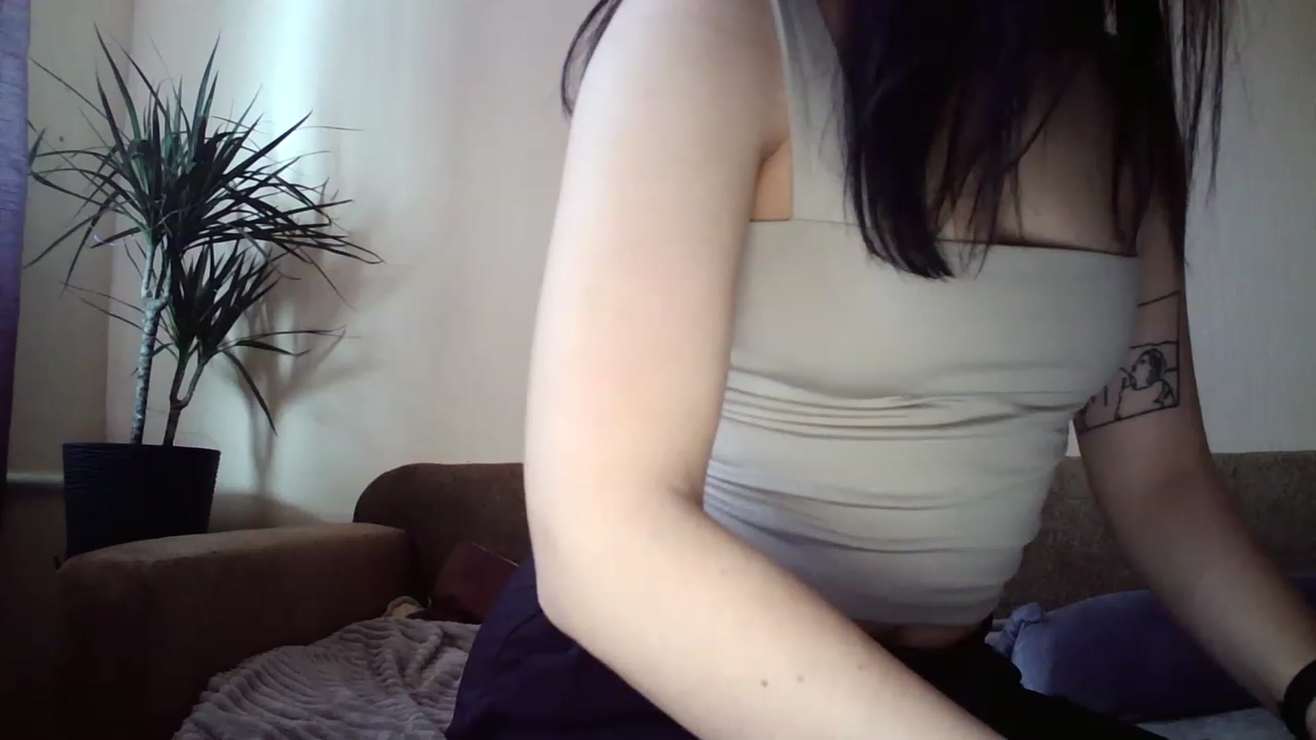 Gallery image thumbnail from lolly_hollyy's myfreecams stream on, 12/02/2022, 10:50 image 19 of 20
