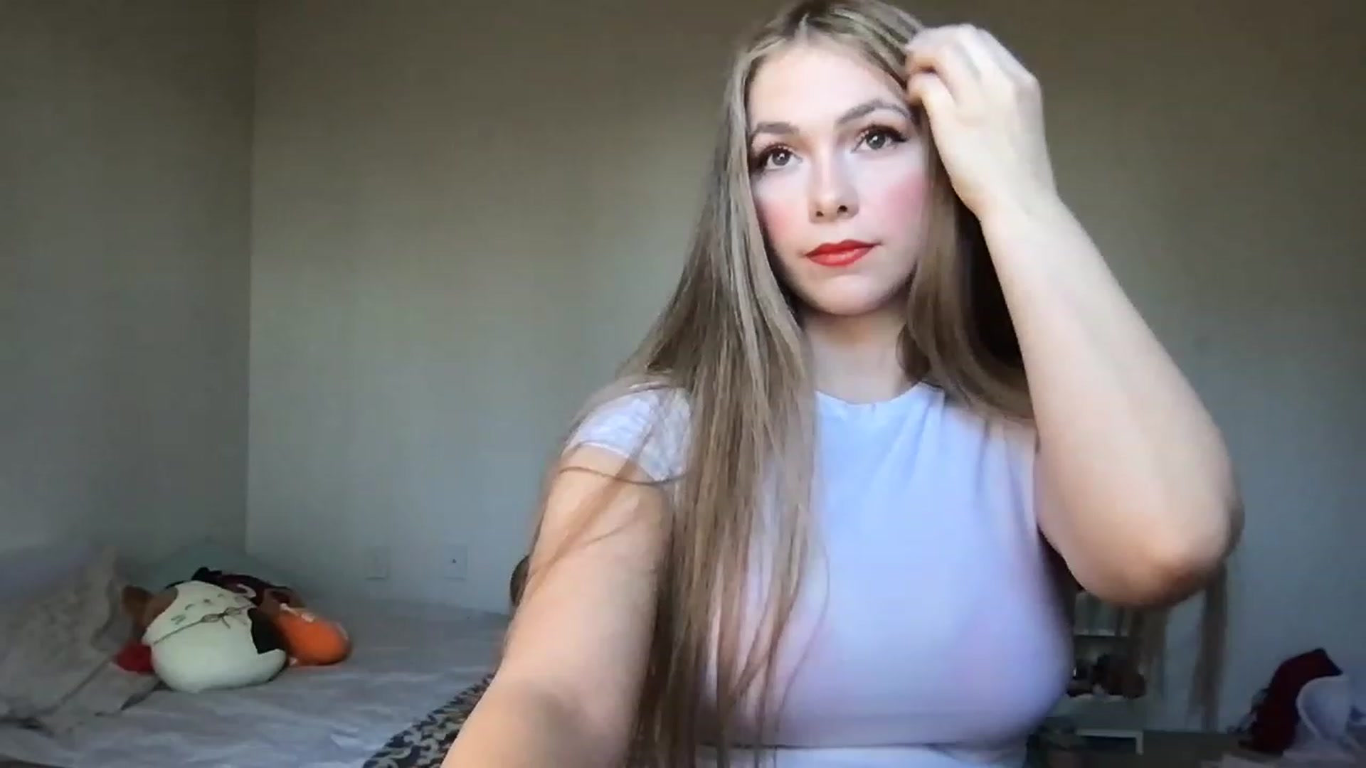 Gallery image thumbnail from lolypopbubble's myfreecams stream on, 11/21/2022, 19:36 image 7 of 20