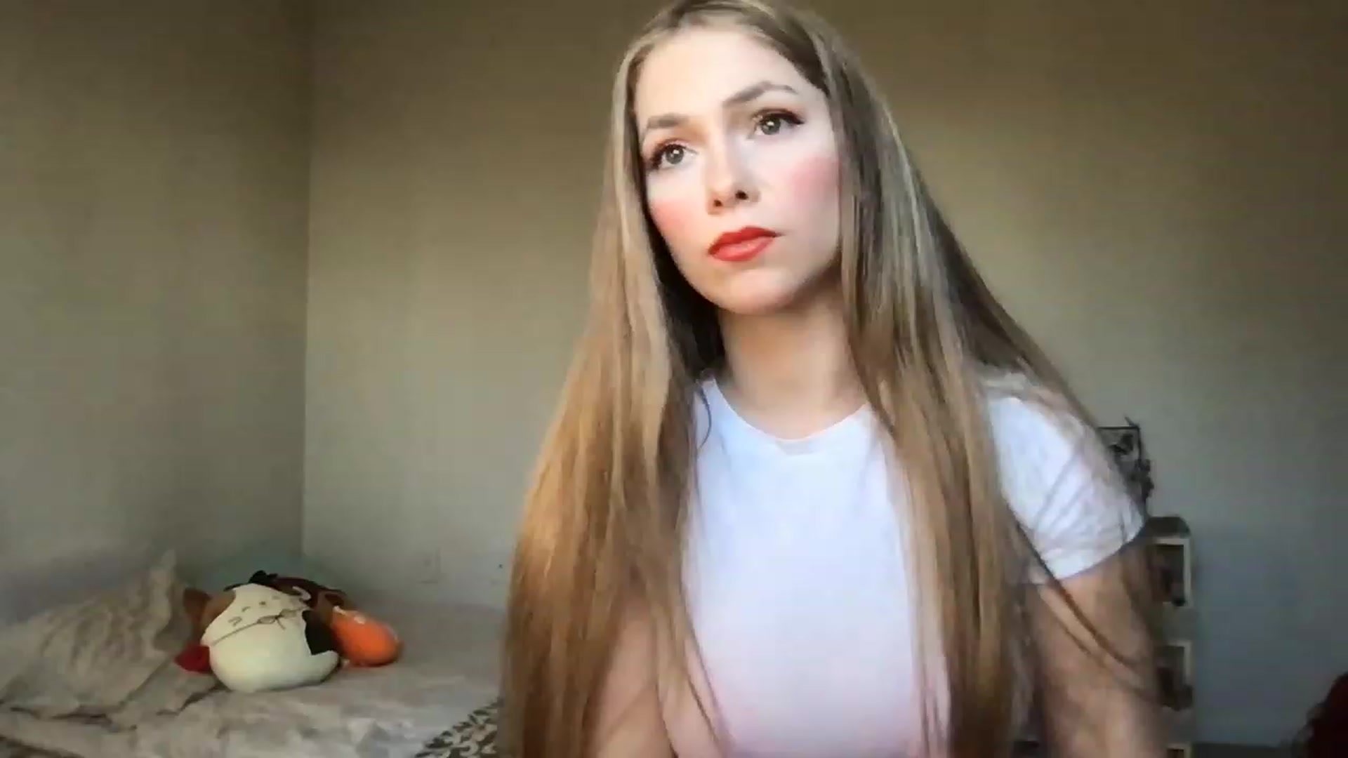 Gallery image thumbnail from lolypopbubble's myfreecams stream on, 11/21/2022, 21:04 image 15 of 20