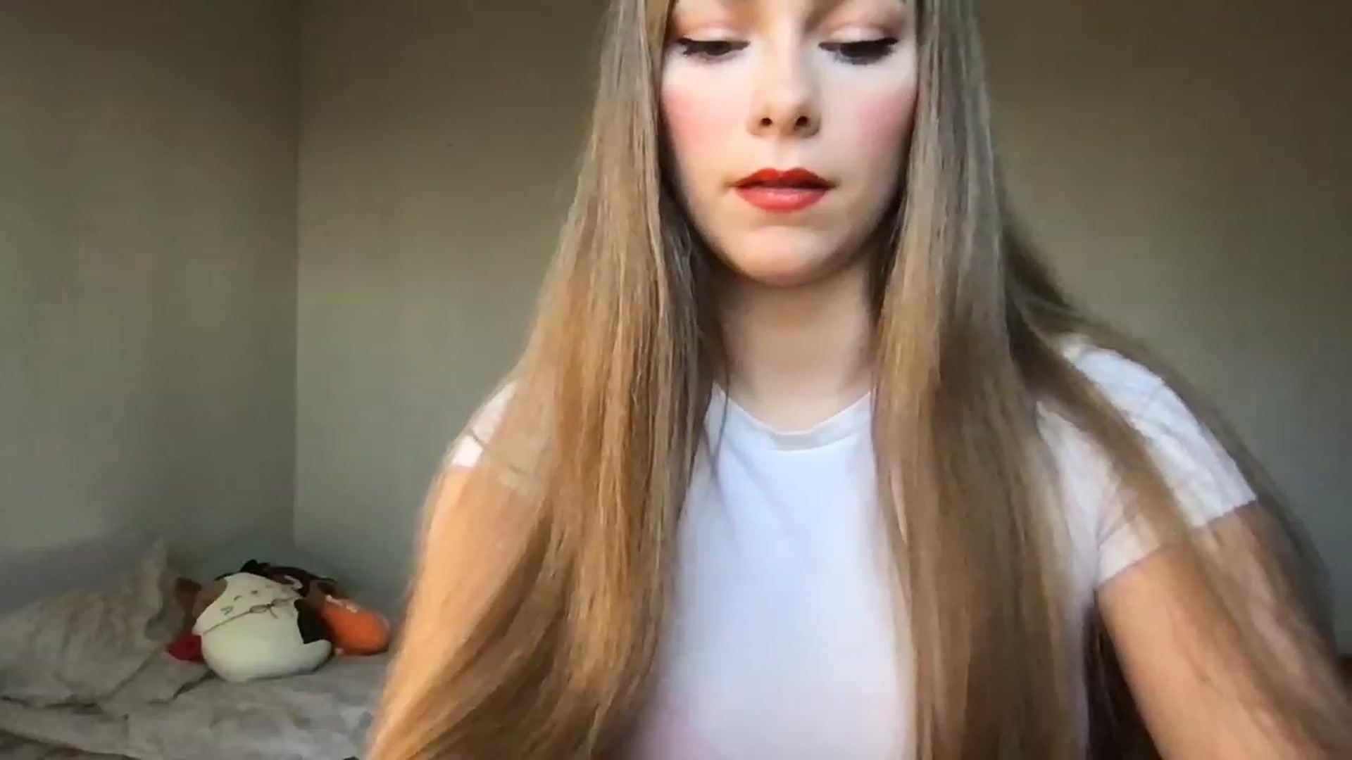 Gallery image thumbnail from lolypopbubble's myfreecams stream on, 11/21/2022, 21:04 image 20 of 20