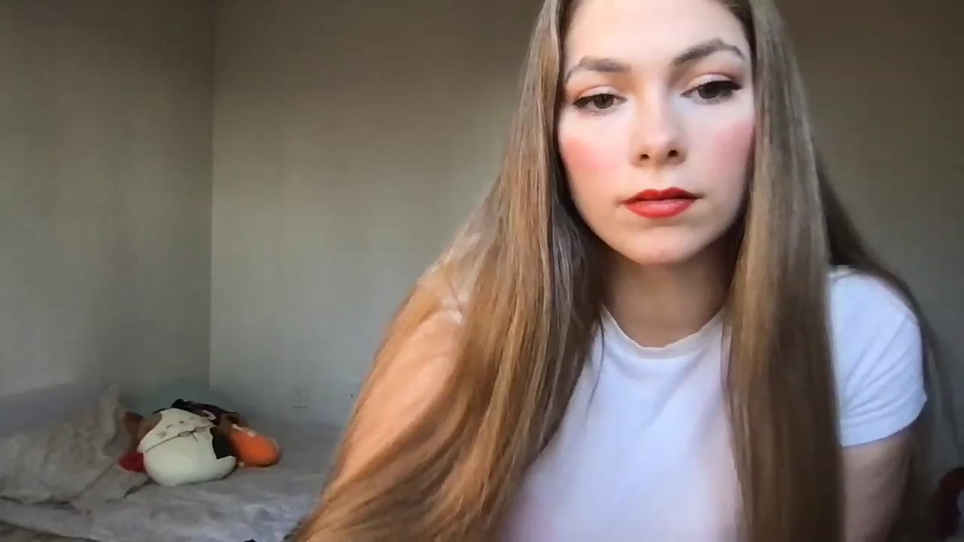 Gallery image thumbnail from lolypopbubble's myfreecams stream on, 11/21/2022, 21:04 image 18 of 20