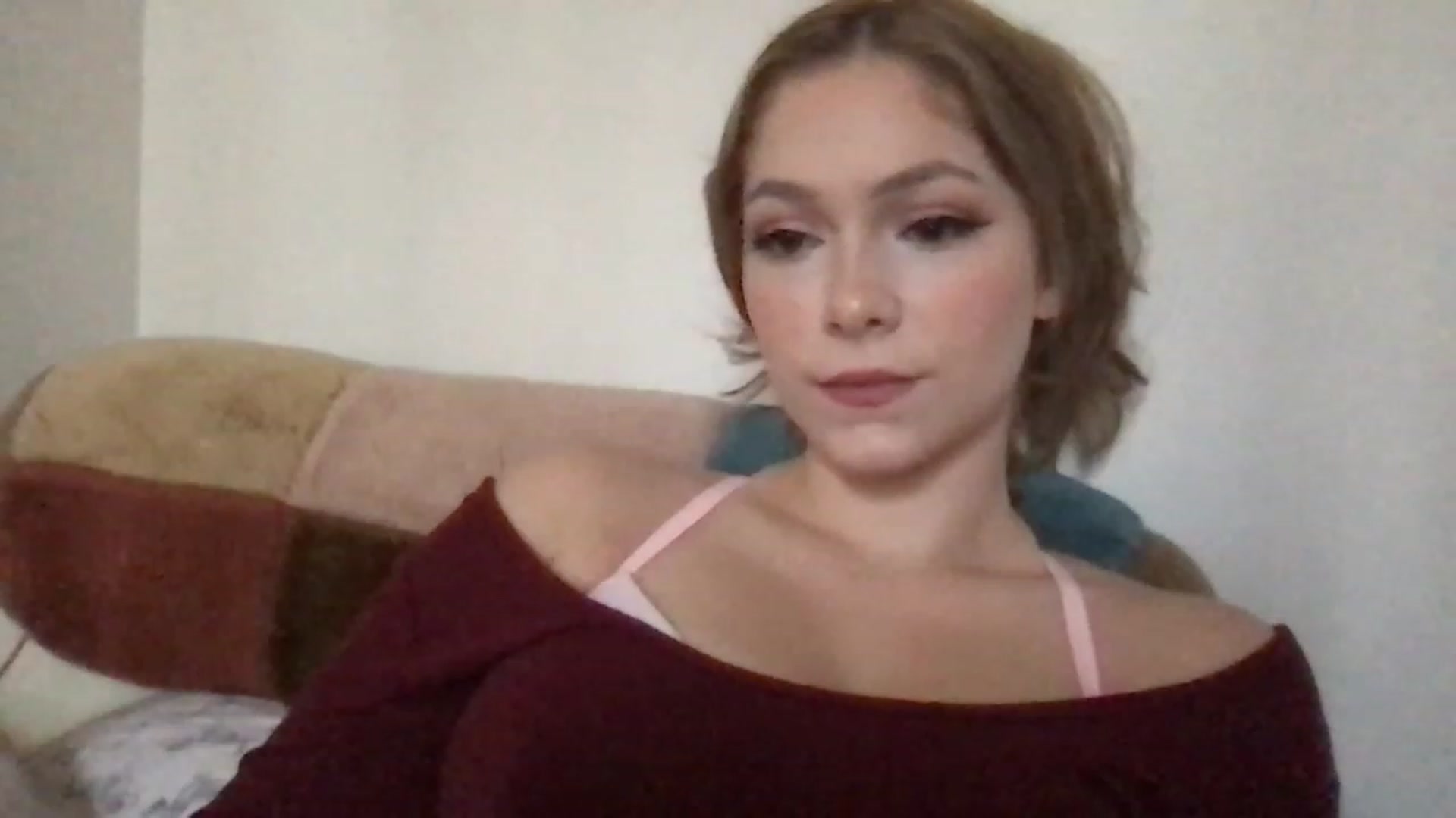 Gallery image thumbnail from lolypopbubble's myfreecams stream on, 12/04/2022, 21:34 image 10 of 20