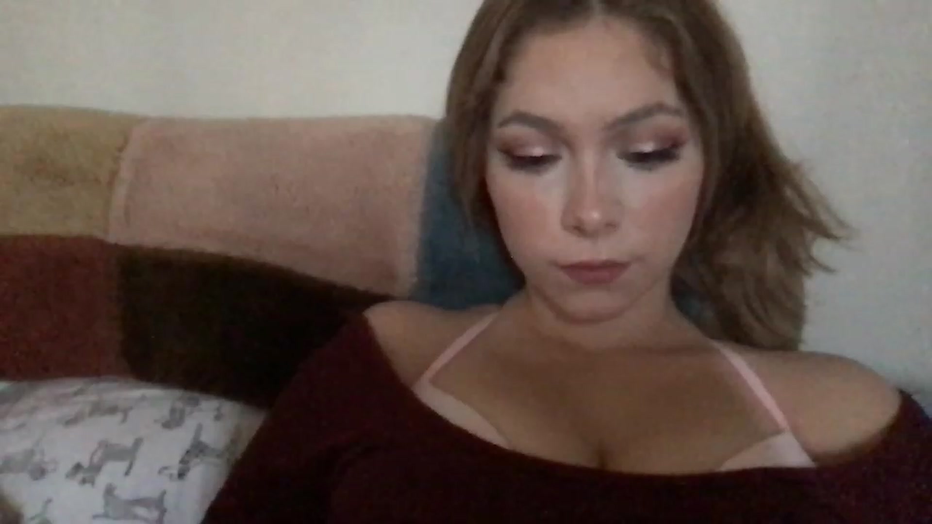 Gallery image thumbnail from lolypopbubble's myfreecams stream on, 12/04/2022, 21:34 image 17 of 20