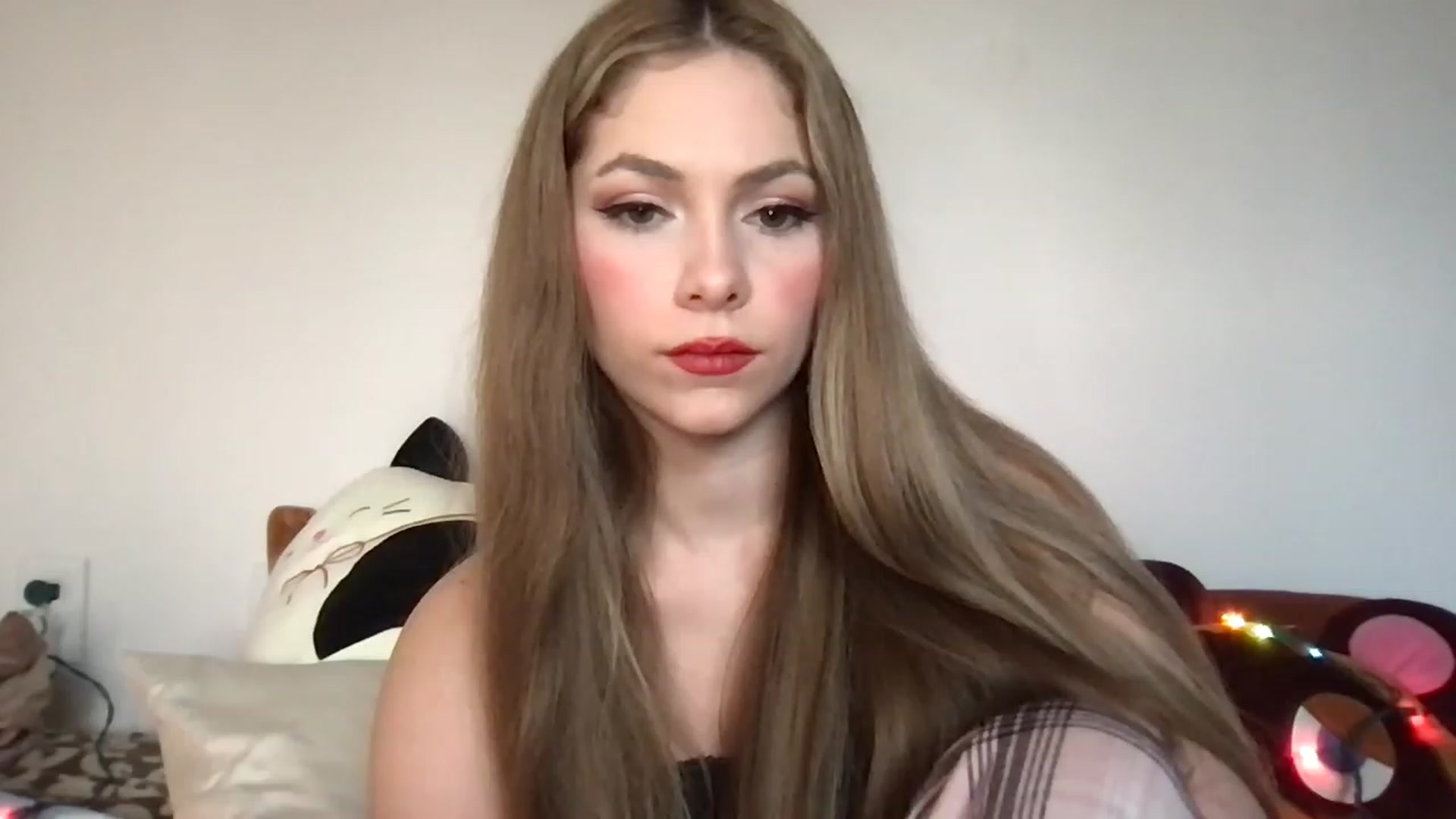 Gallery image thumbnail from lolypopbubble's myfreecams stream on, 12/05/2022, 21:28 image 7 of 20