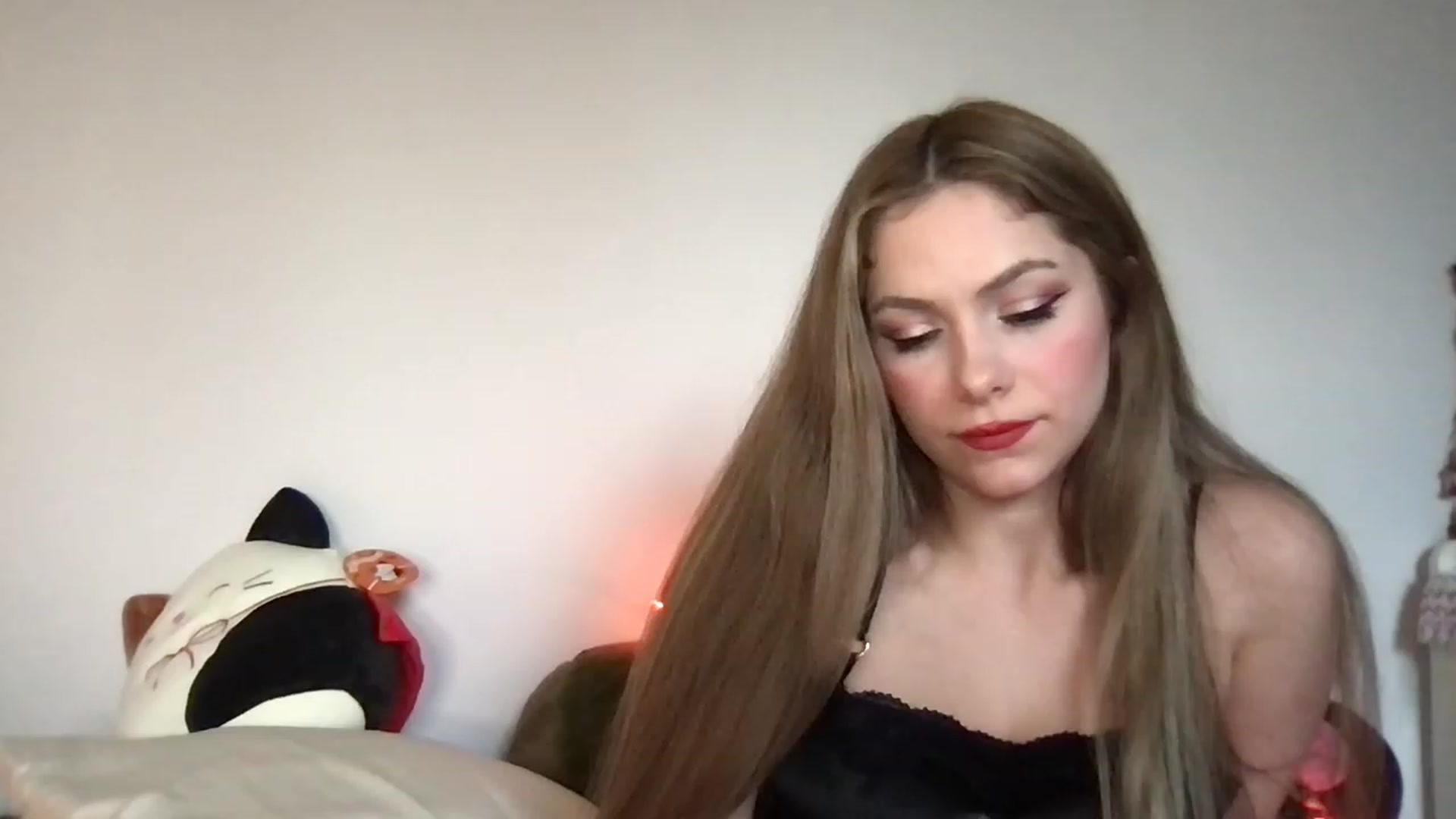 Gallery image thumbnail from lolypopbubble's myfreecams stream on, 12/05/2022, 21:28 image 12 of 20