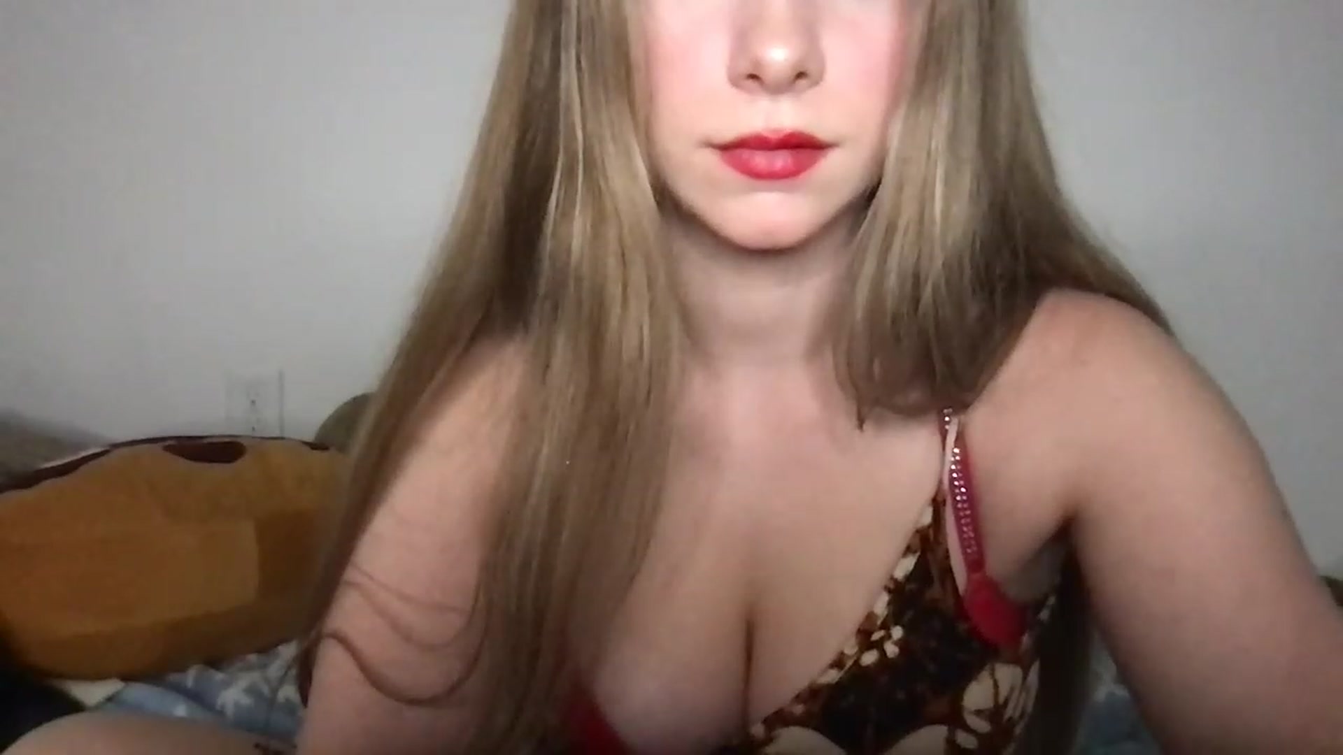 Gallery image thumbnail from lolypopbubble's myfreecams stream on, 12/06/2022, 20:37 image 17 of 20