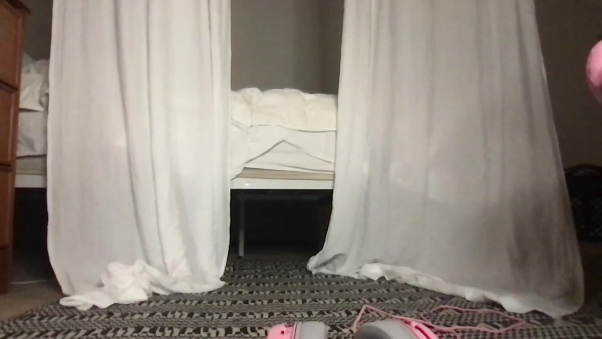 Gallery image thumbnail from lolypopbubble's myfreecams stream on, 01/14/2023, 04:16 image 16 of 20