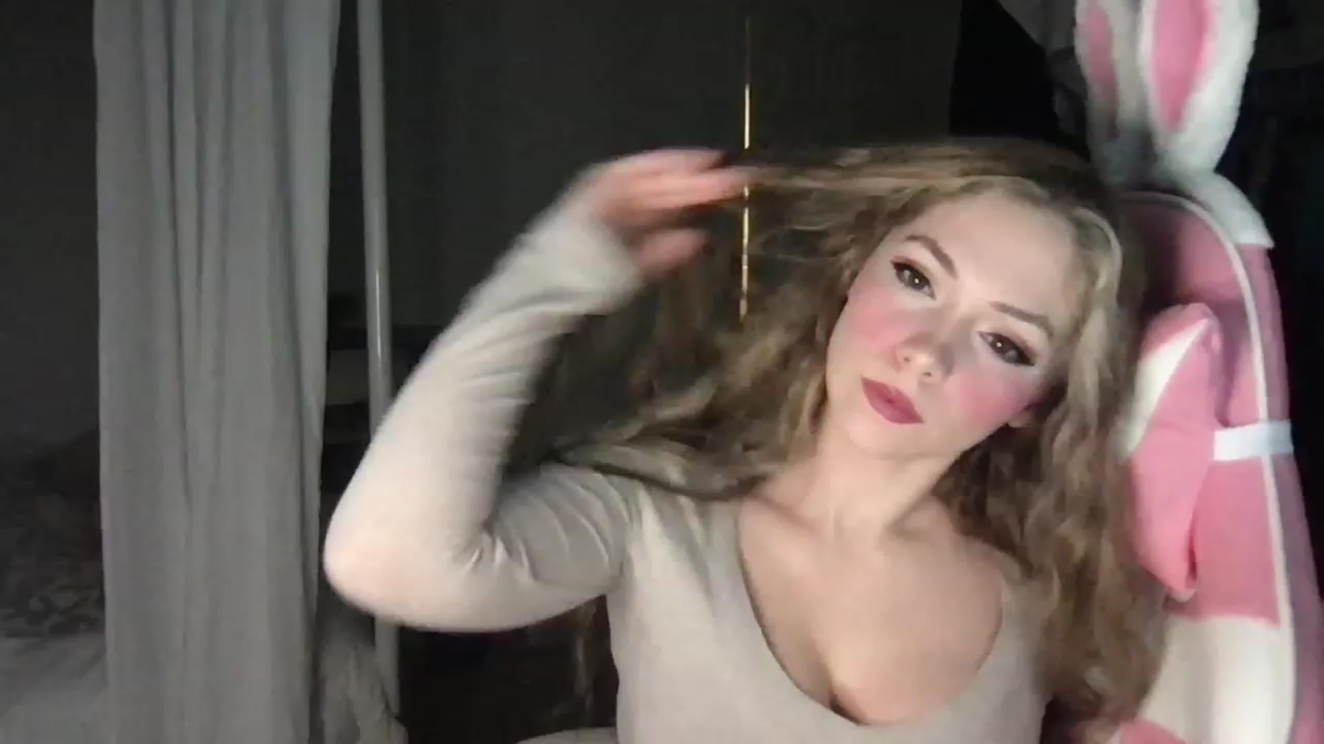 Gallery image thumbnail from lolypopbubble's myfreecams stream on, 01/19/2023, 22:38 image 19 of 20
