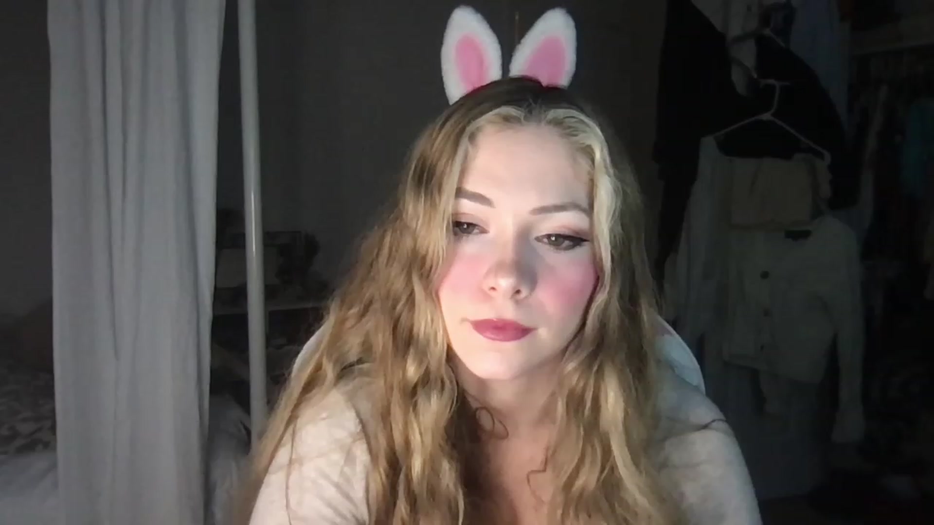 Gallery image thumbnail from lolypopbubble's myfreecams stream on, 01/19/2023, 22:38 image 2 of 20