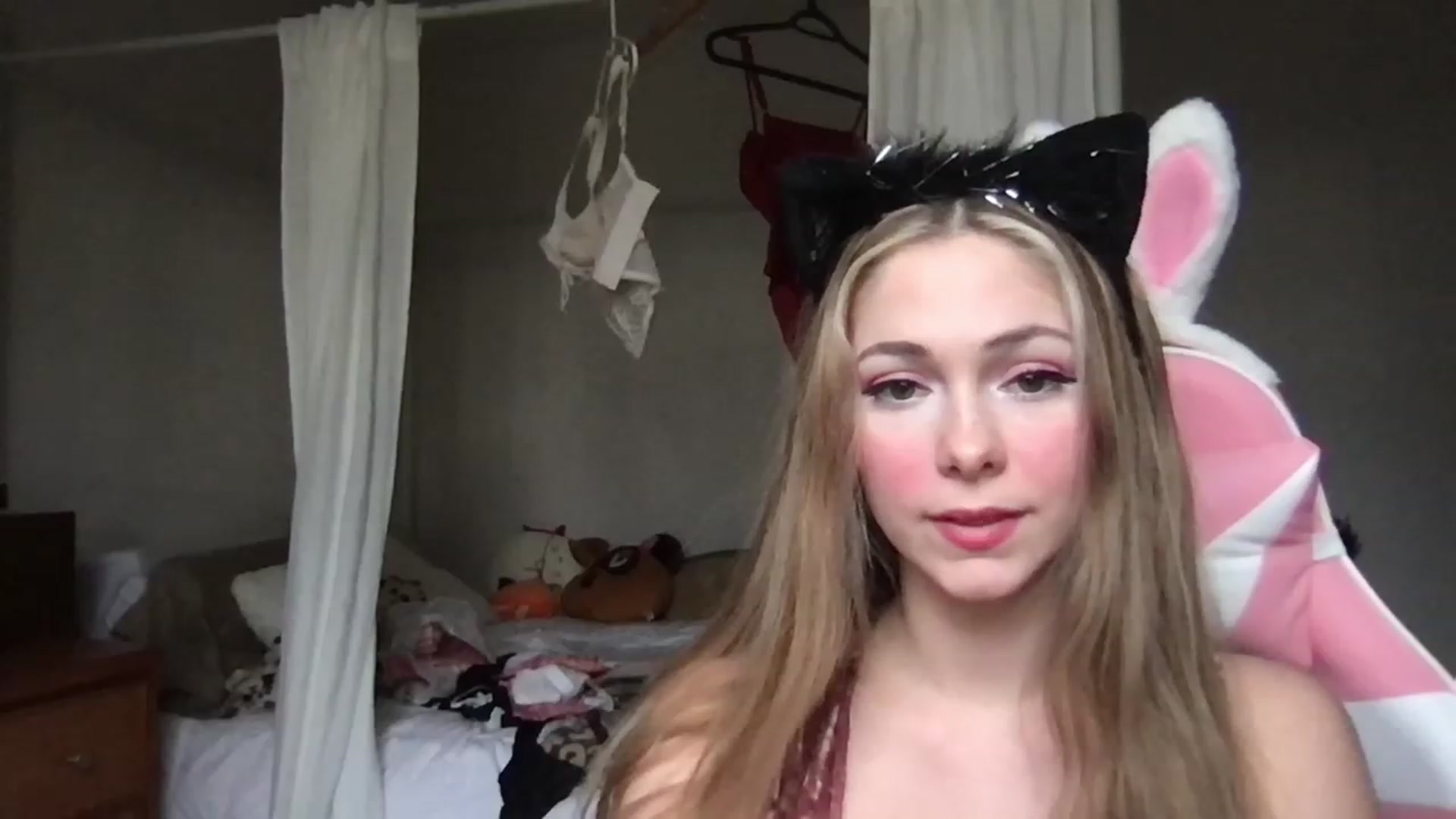 Gallery image thumbnail from lolypopbubble's myfreecams stream on, 01/26/2023, 21:50 image 17 of 20