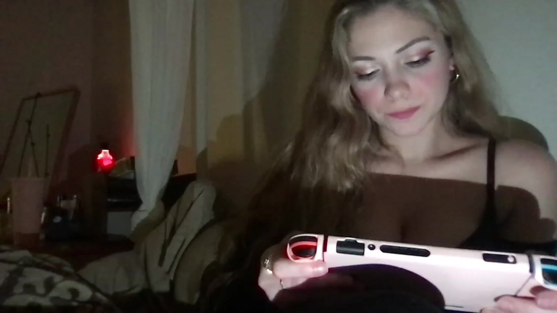 Gallery image thumbnail from lolypopbubble's myfreecams stream on, 01/28/2023, 04:16 image 20 of 20