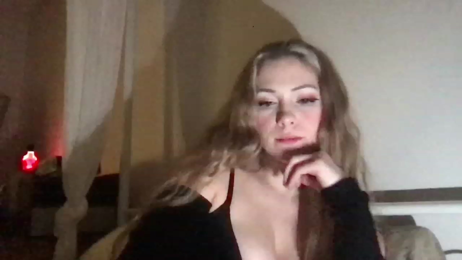 Gallery image thumbnail from lolypopbubble's myfreecams stream on, 01/28/2023, 05:00 image 9 of 20