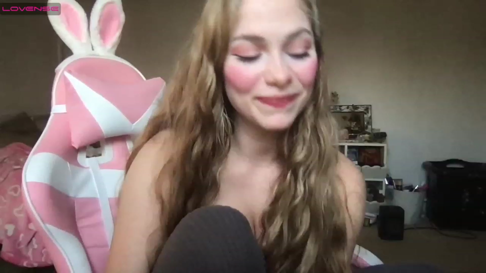 Gallery image thumbnail from lolypopbubble's myfreecams stream on, 01/30/2023, 21:54 image 15 of 20