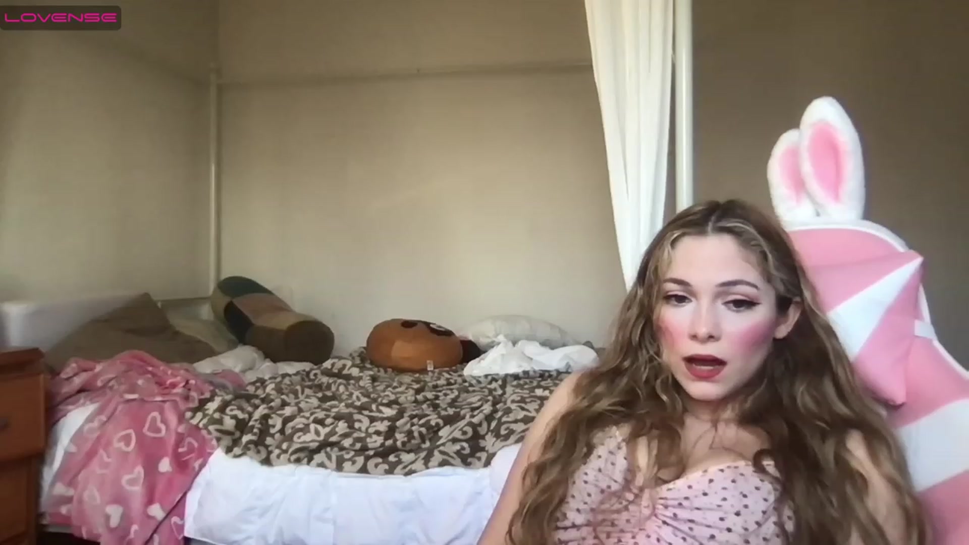 Gallery image thumbnail from lolypopbubble's myfreecams stream on, 01/30/2023, 21:54 image 11 of 20