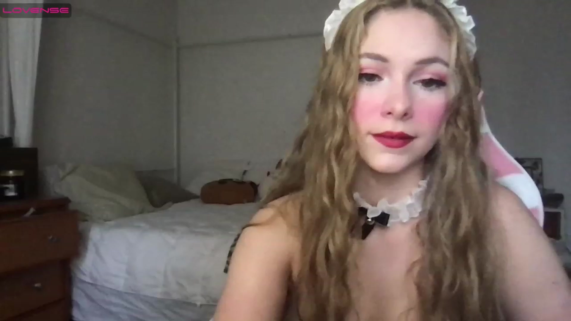 Gallery image thumbnail from lolypopbubble's myfreecams stream on, 01/31/2023, 17:43 image 8 of 20