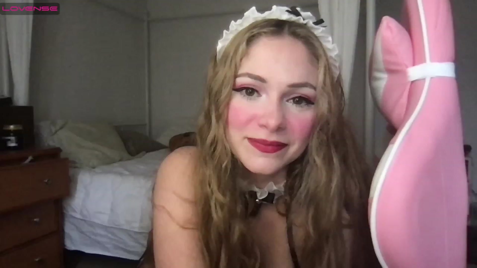 Gallery image thumbnail from lolypopbubble's myfreecams stream on, 01/31/2023, 18:12 image 5 of 20