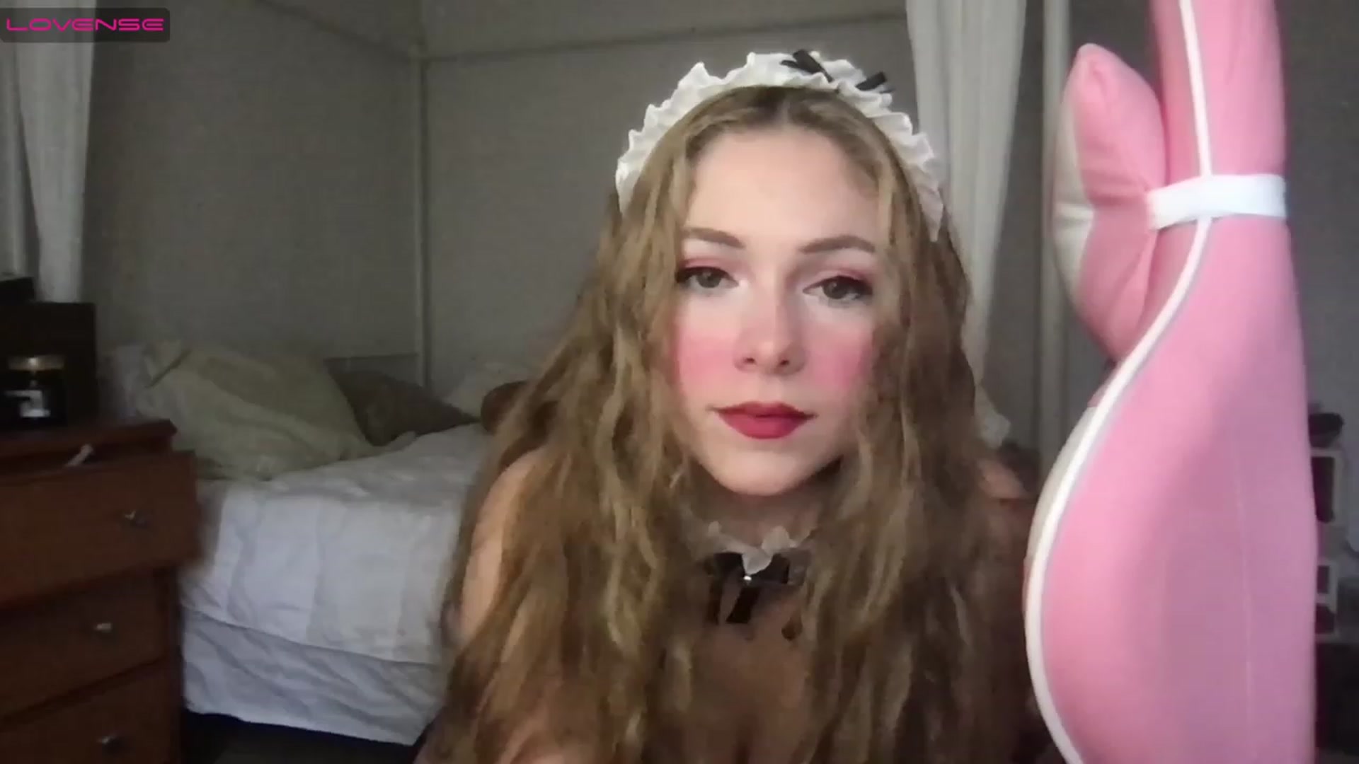 Gallery image thumbnail from lolypopbubble's myfreecams stream on, 01/31/2023, 18:12 image 6 of 20