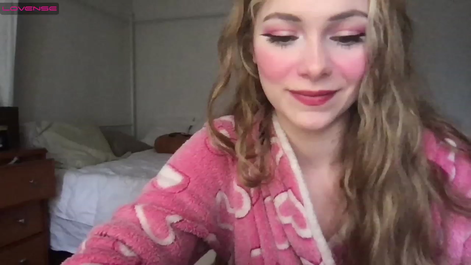 Gallery image thumbnail from lolypopbubble's myfreecams stream on, 01/31/2023, 19:09 image 9 of 20