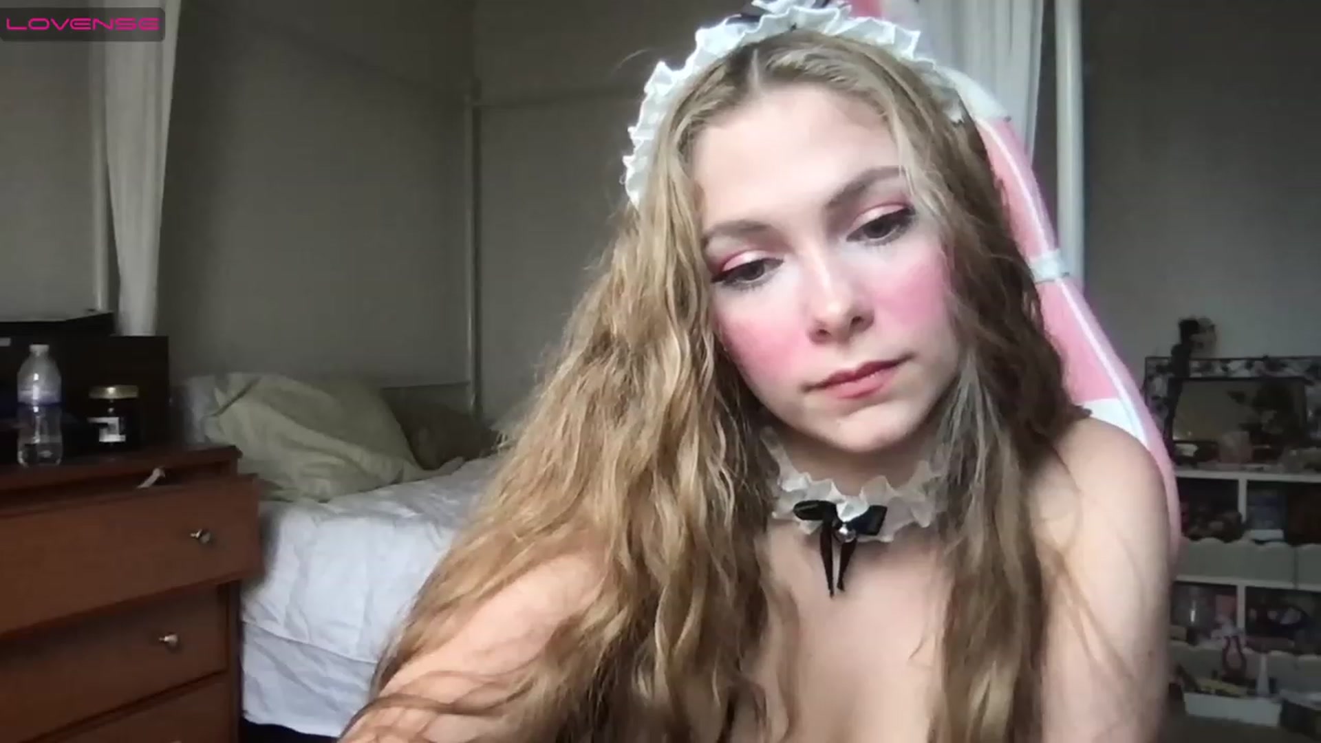 Gallery image thumbnail from lolypopbubble's myfreecams stream on, 01/31/2023, 20:58 image 12 of 20