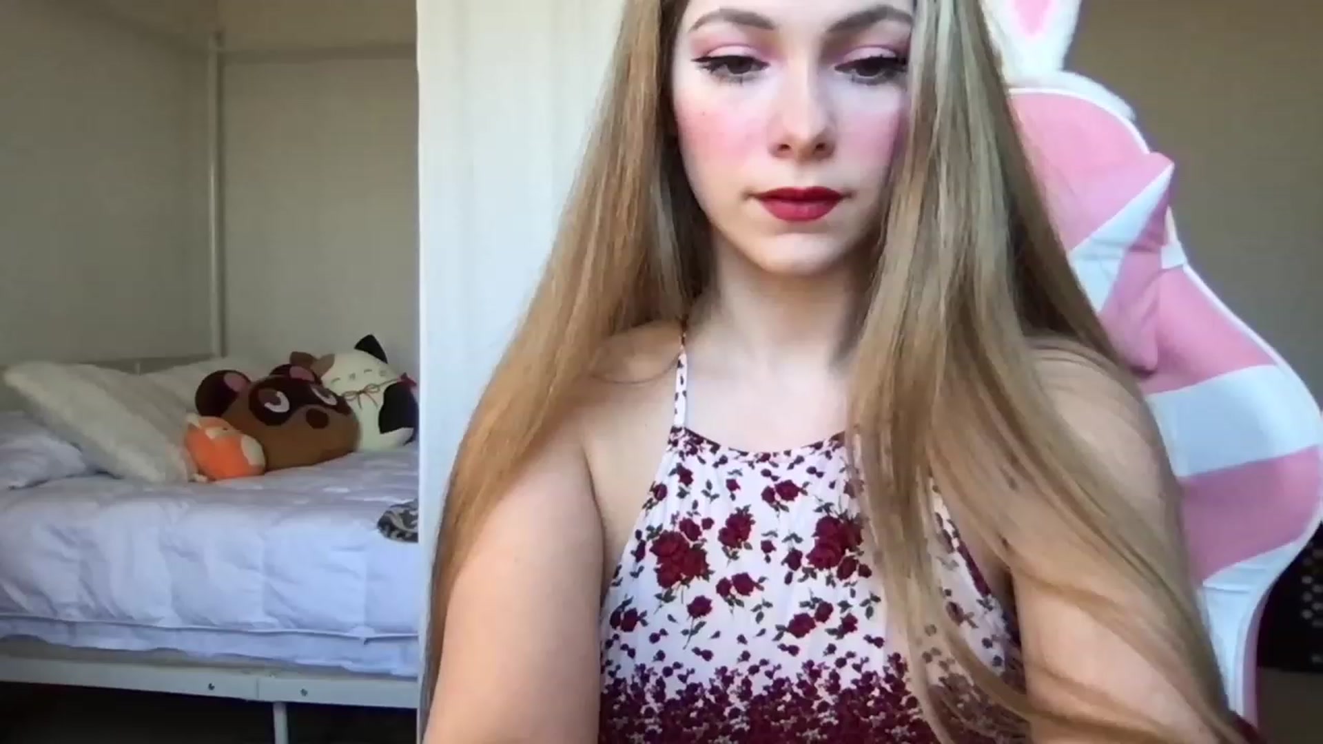 Gallery image thumbnail from lolypopbubble's myfreecams stream on, 02/10/2023, 18:47 image 8 of 20