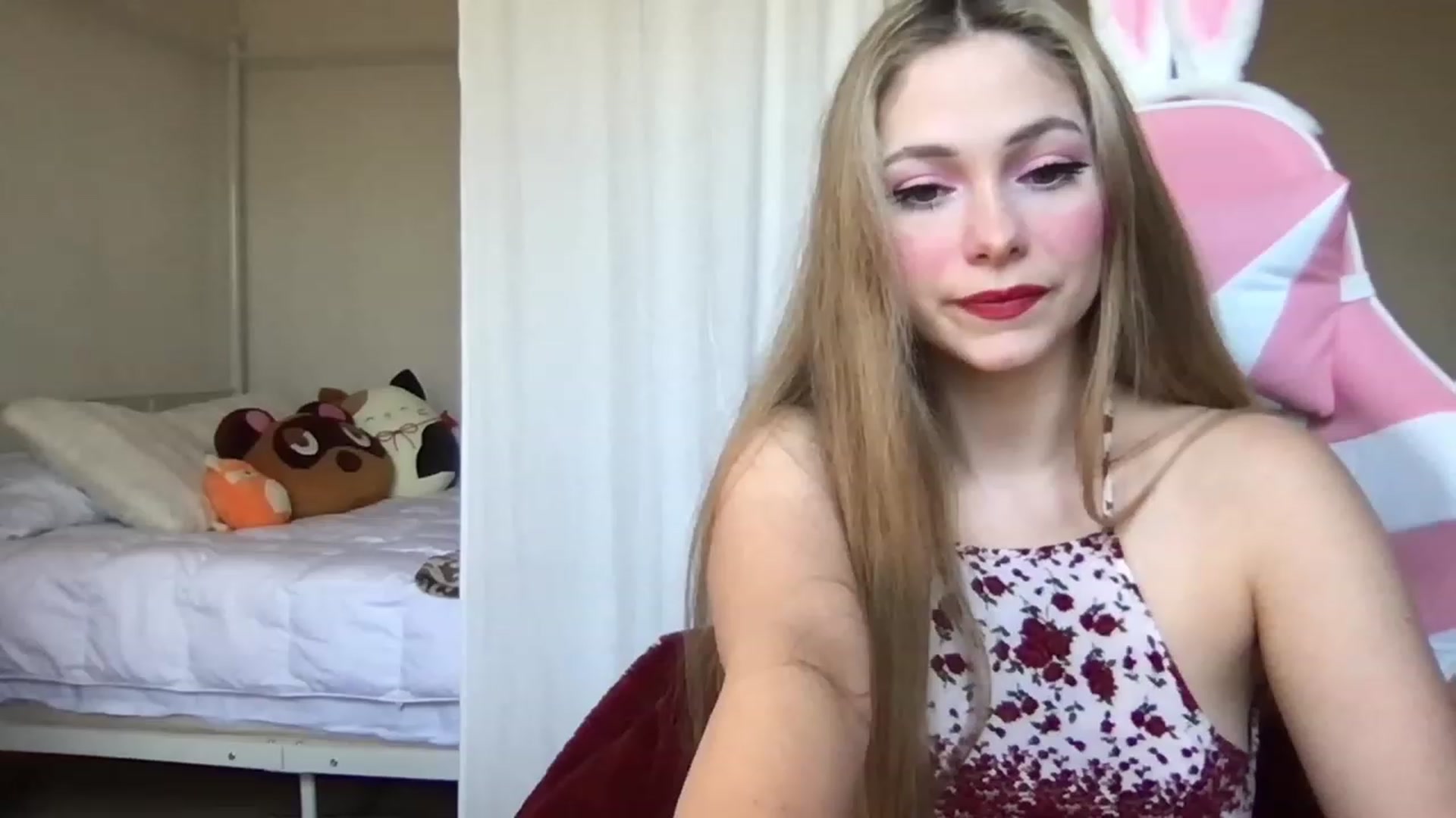 Gallery image thumbnail from lolypopbubble's myfreecams stream on, 02/10/2023, 18:47 image 18 of 20
