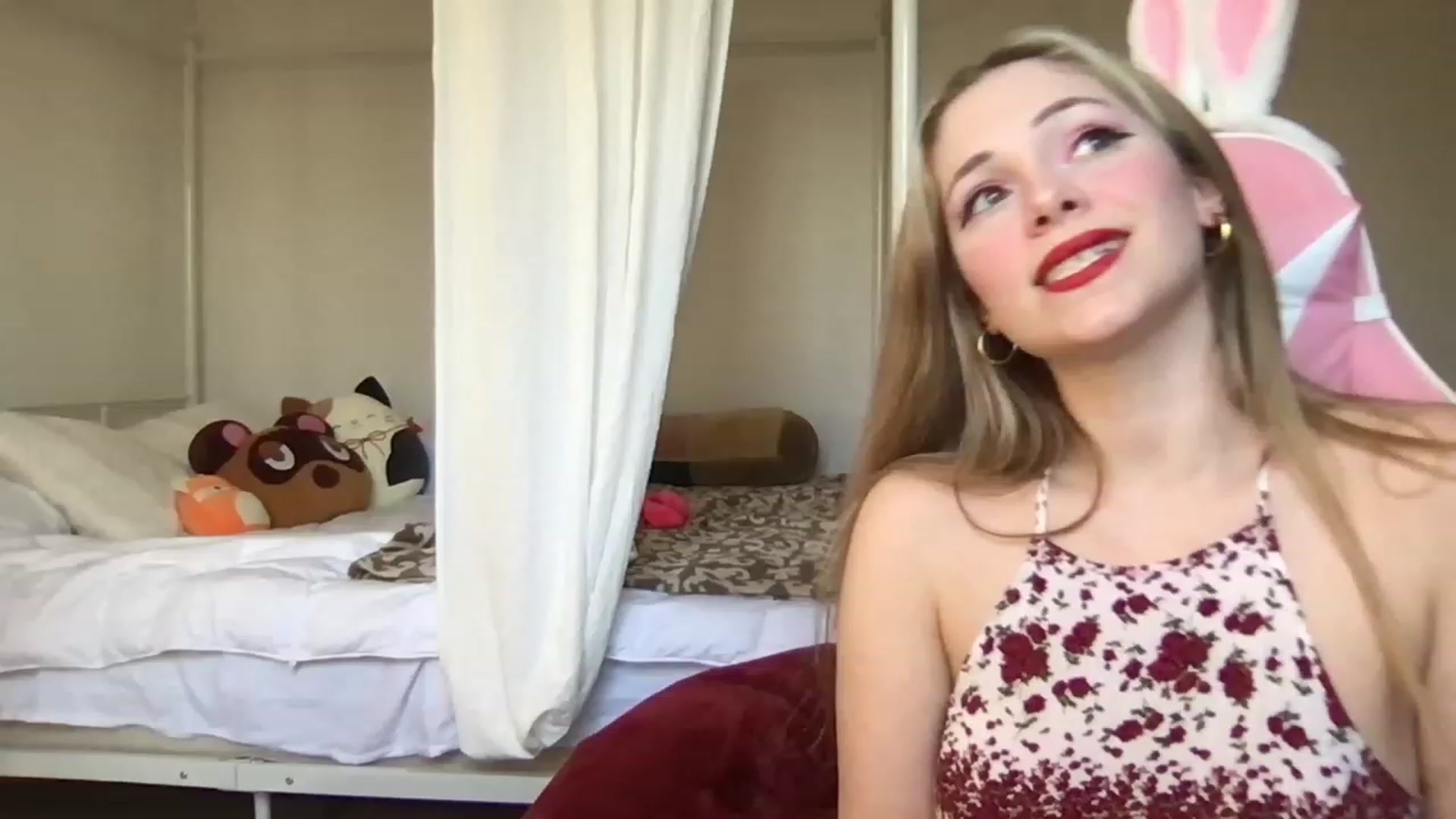 Gallery image thumbnail from lolypopbubble's myfreecams stream on, 02/10/2023, 21:08 image 15 of 20