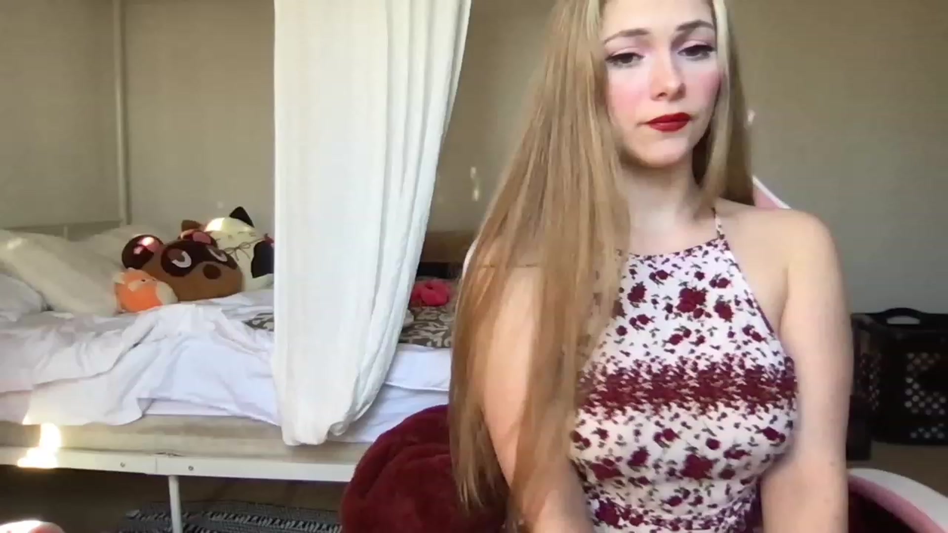 Gallery image thumbnail from lolypopbubble's myfreecams stream on, 02/10/2023, 21:08 image 6 of 20