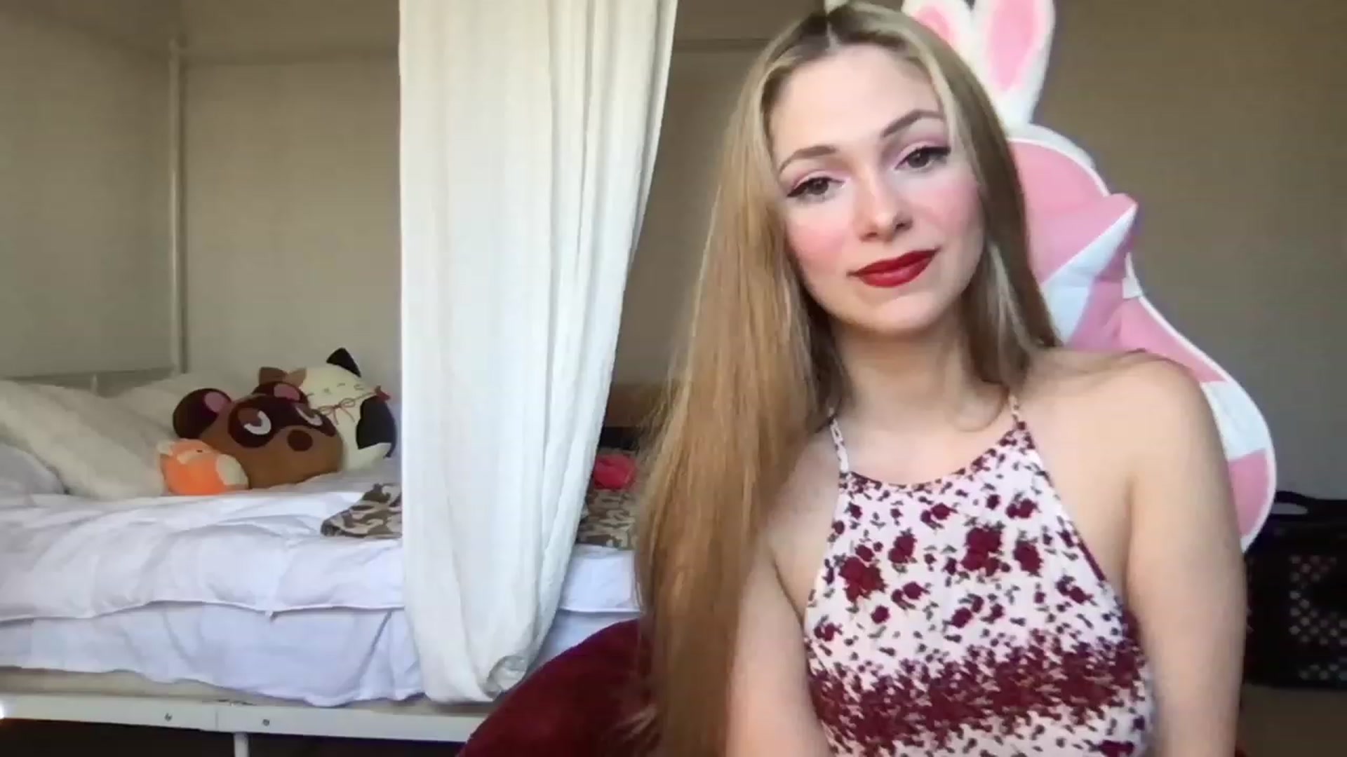 Gallery image thumbnail from lolypopbubble's myfreecams stream on, 02/10/2023, 21:08 image 13 of 20