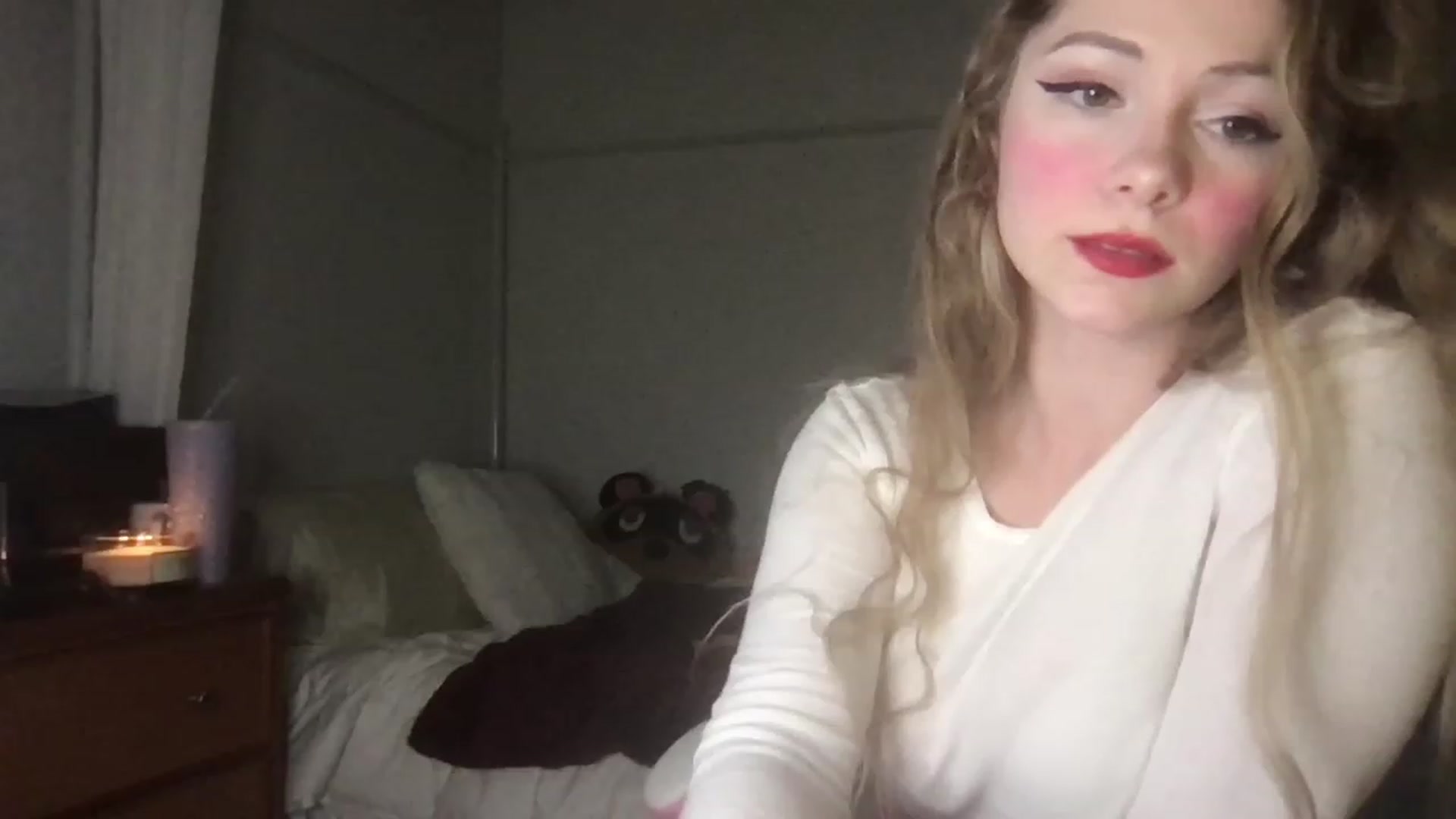 Gallery image thumbnail from lolypopbubble's myfreecams stream on, 02/26/2023, 24:56 image 4 of 20