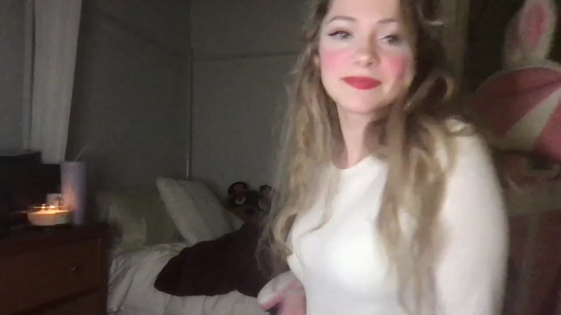 Gallery image thumbnail from lolypopbubble's myfreecams stream on, 02/26/2023, 24:56 image 15 of 20