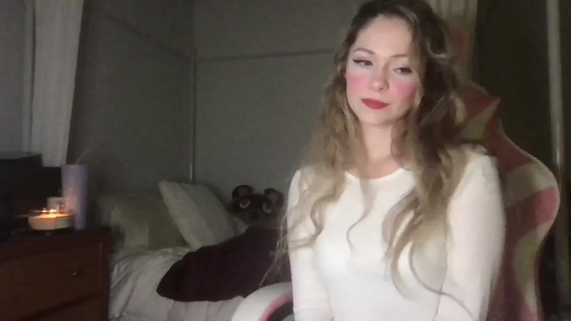 Gallery image thumbnail from lolypopbubble's myfreecams stream on, 02/26/2023, 24:56 image 14 of 20