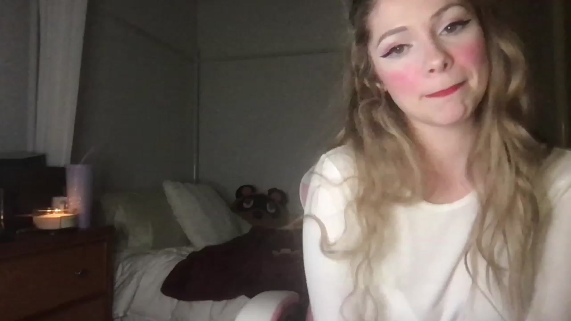 Gallery image thumbnail from lolypopbubble's myfreecams stream on, 02/26/2023, 24:56 image 8 of 20