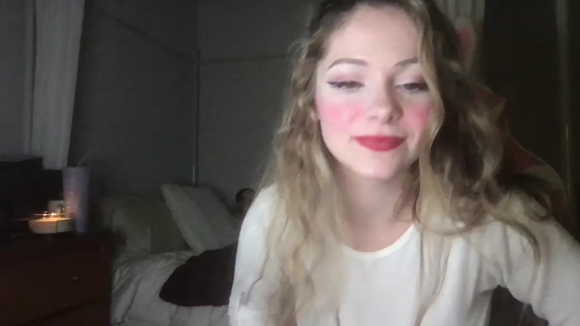 Gallery image thumbnail from lolypopbubble's myfreecams stream on, 02/26/2023, 24:56 image 18 of 20