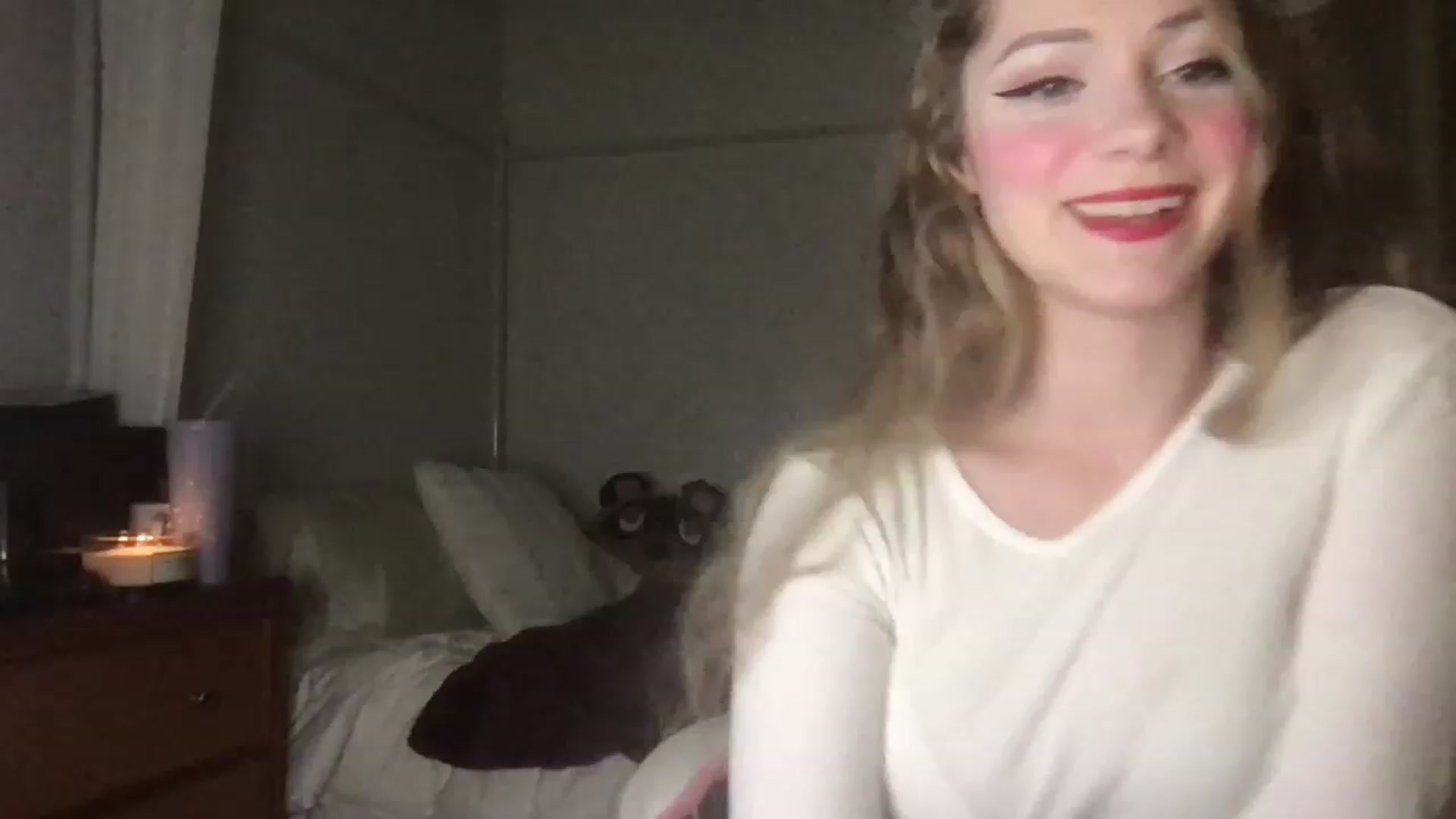 Gallery image thumbnail from lolypopbubble's myfreecams stream on, 02/26/2023, 24:56 image 3 of 20