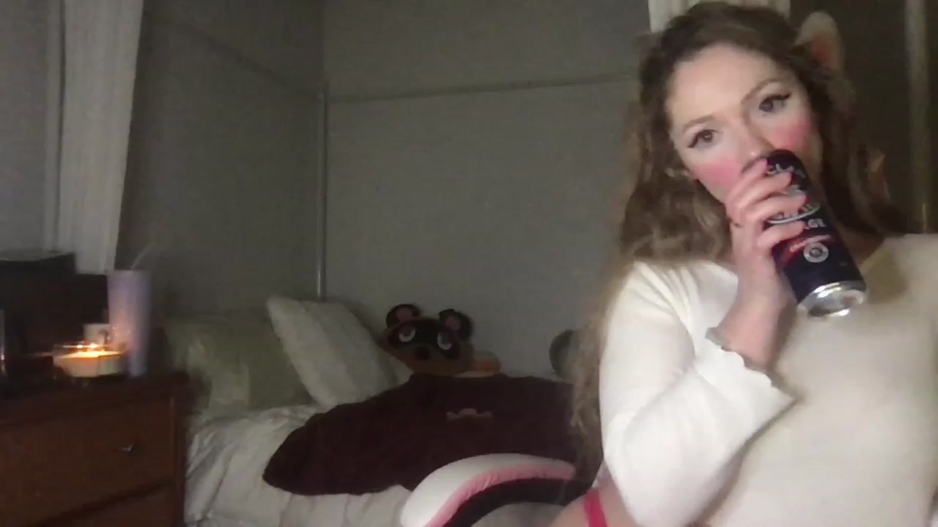 Gallery image thumbnail from lolypopbubble's myfreecams stream on, 02/26/2023, 24:56 image 2 of 20