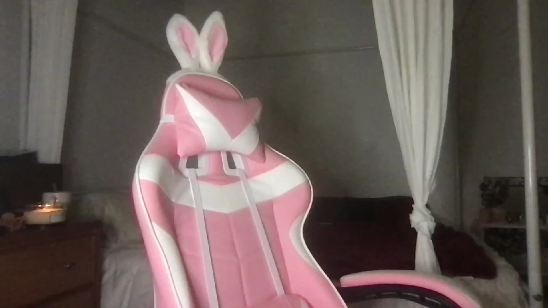 Gallery image thumbnail from lolypopbubble's myfreecams stream on, 02/26/2023, 03:51 image 9 of 20