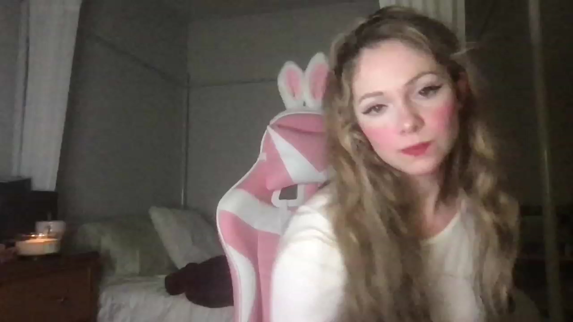 Gallery image thumbnail from lolypopbubble's myfreecams stream on, 02/26/2023, 03:51 image 2 of 20
