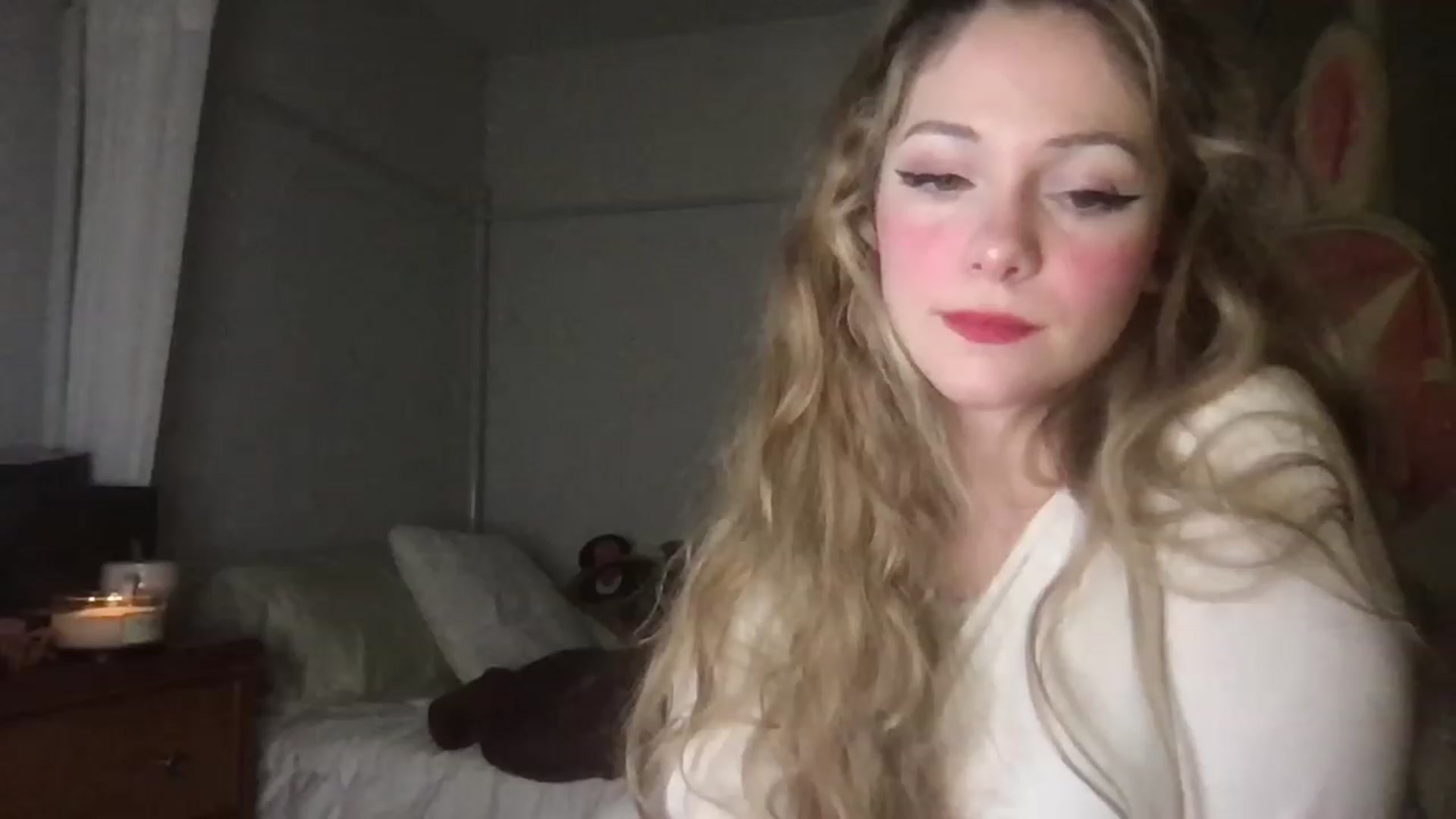 Gallery image thumbnail from lolypopbubble's myfreecams stream on, 02/26/2023, 03:51 image 4 of 20