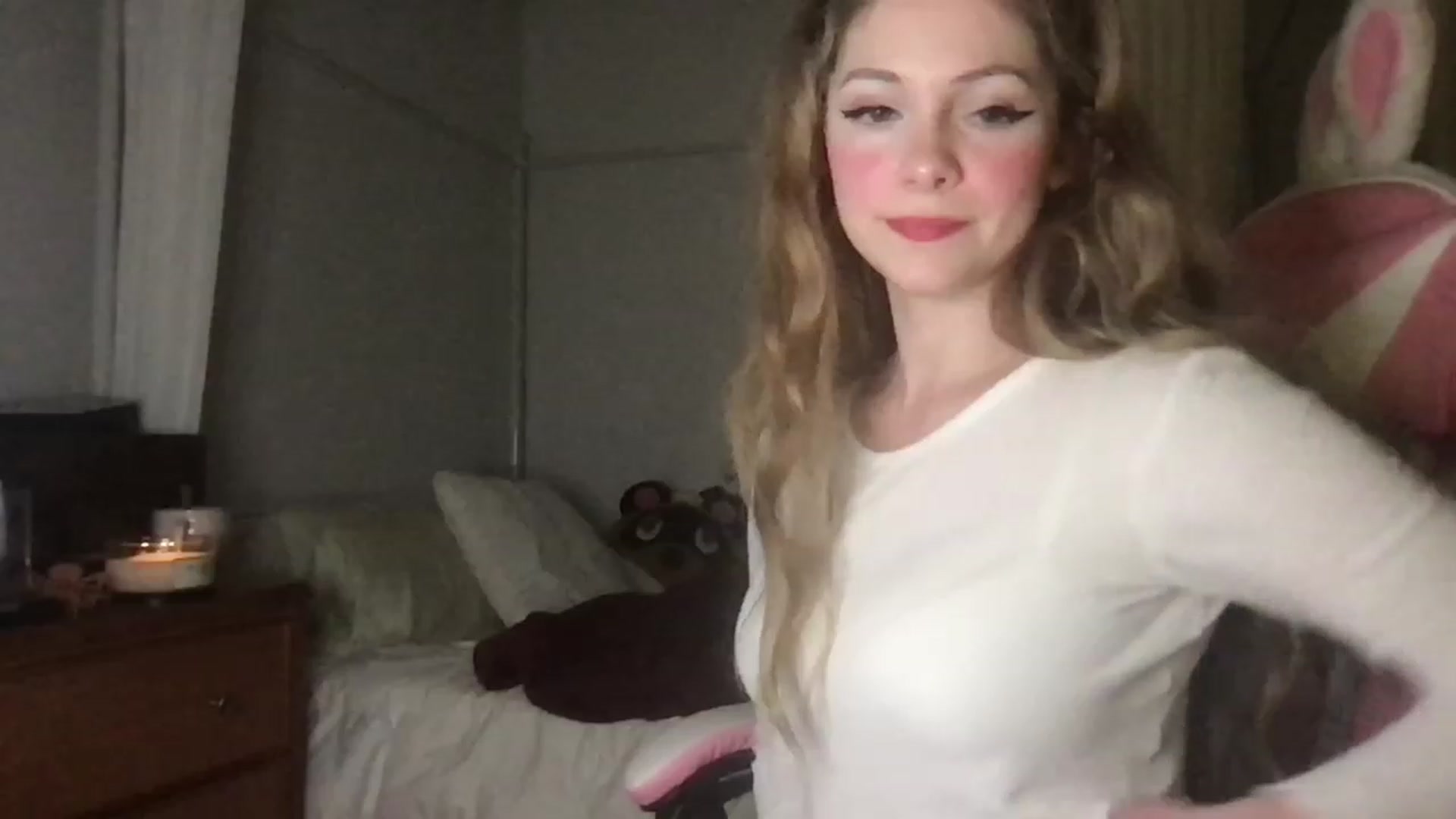 Gallery image thumbnail from lolypopbubble's myfreecams stream on, 02/26/2023, 03:51 image 7 of 20